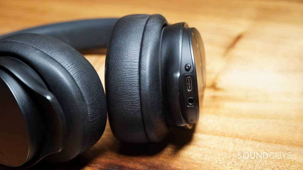 Sol Republic Soundtrack Pro USB C port and headphone jack