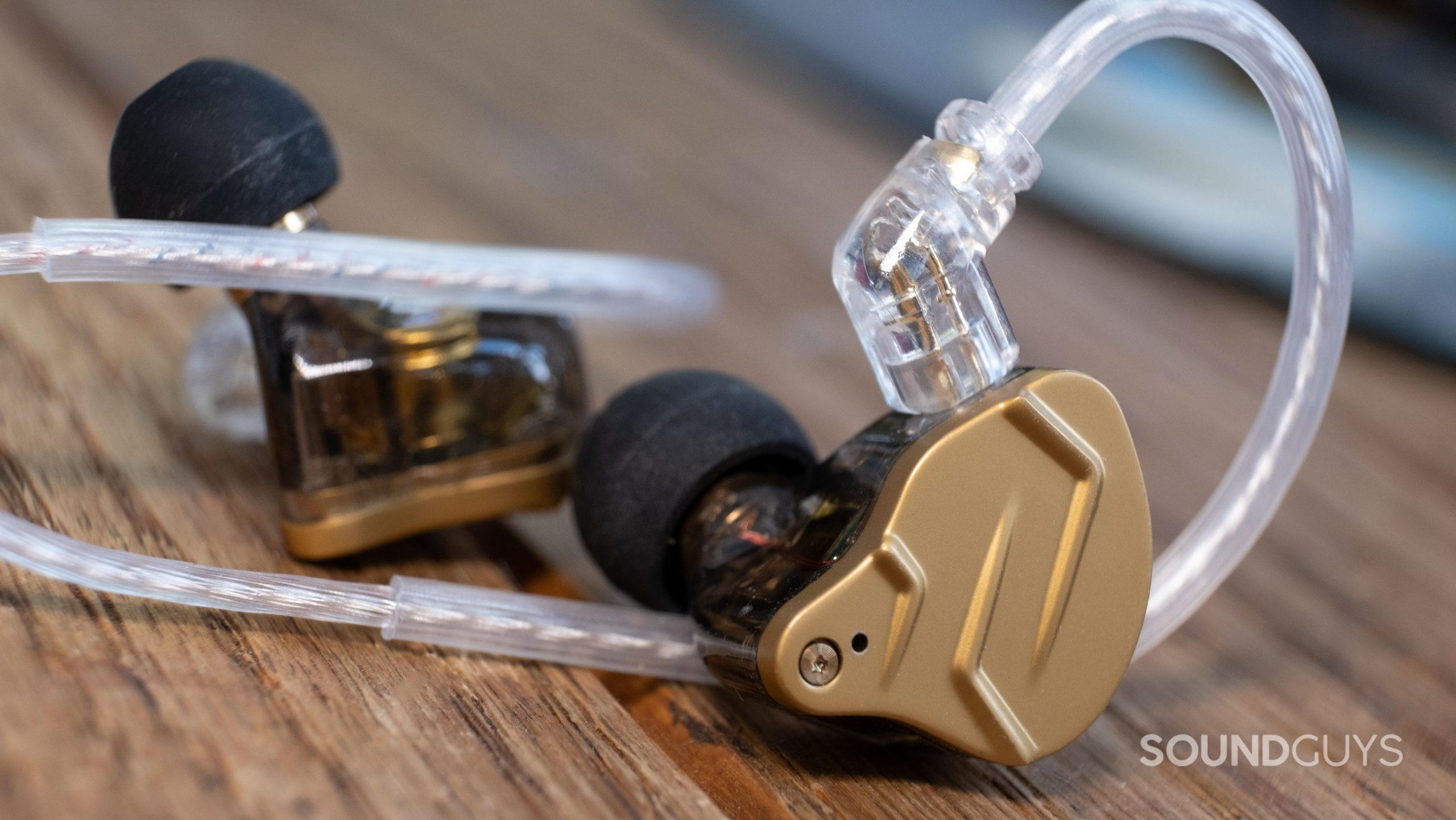 MOONDROP Chu In-Ear Monitors Review - $20 ticket to Hi-Fi Audio - Closer  Examination