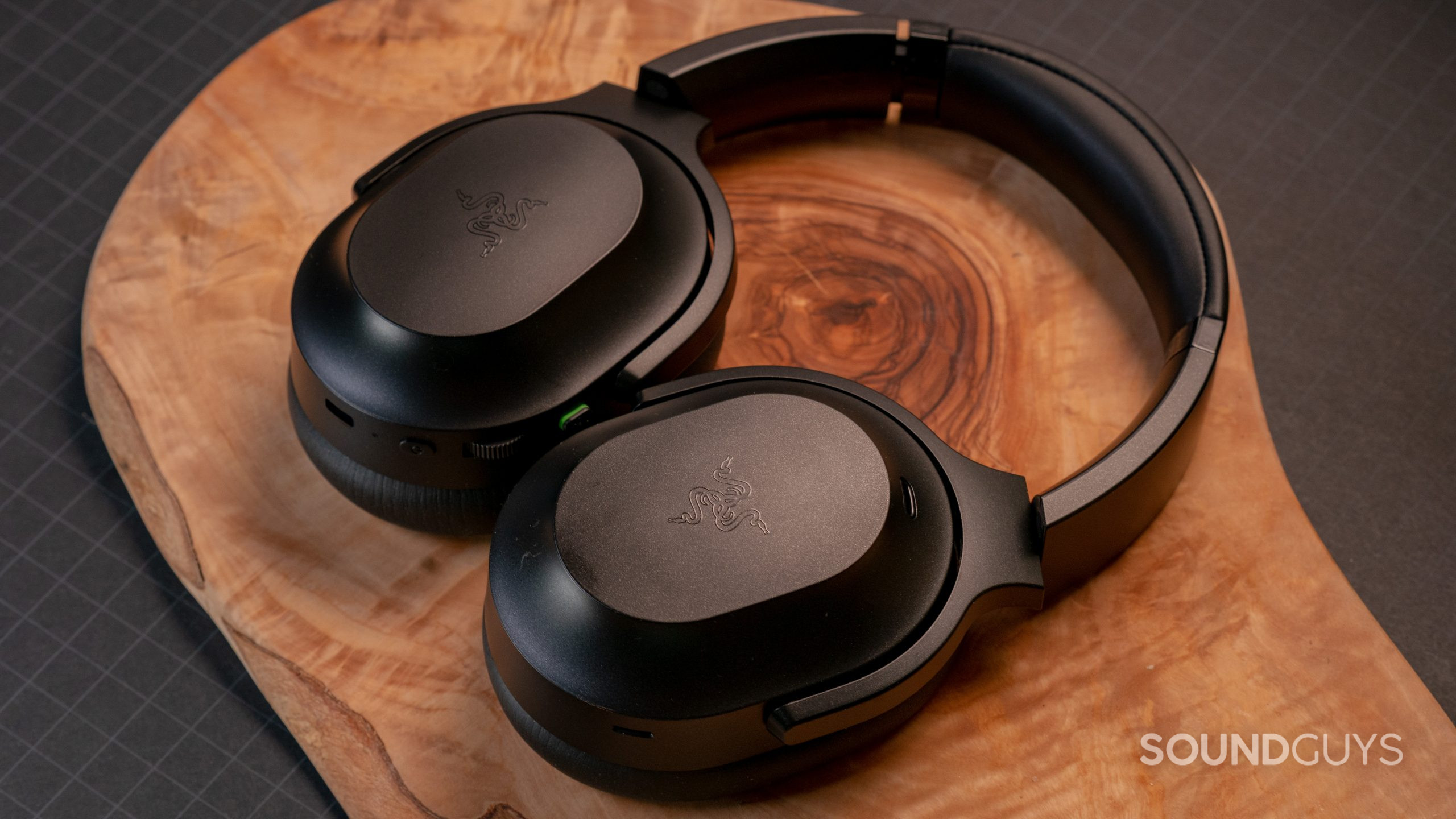 Razer's Barracuda Pro is its latest do-it-all gaming headset - The Verge