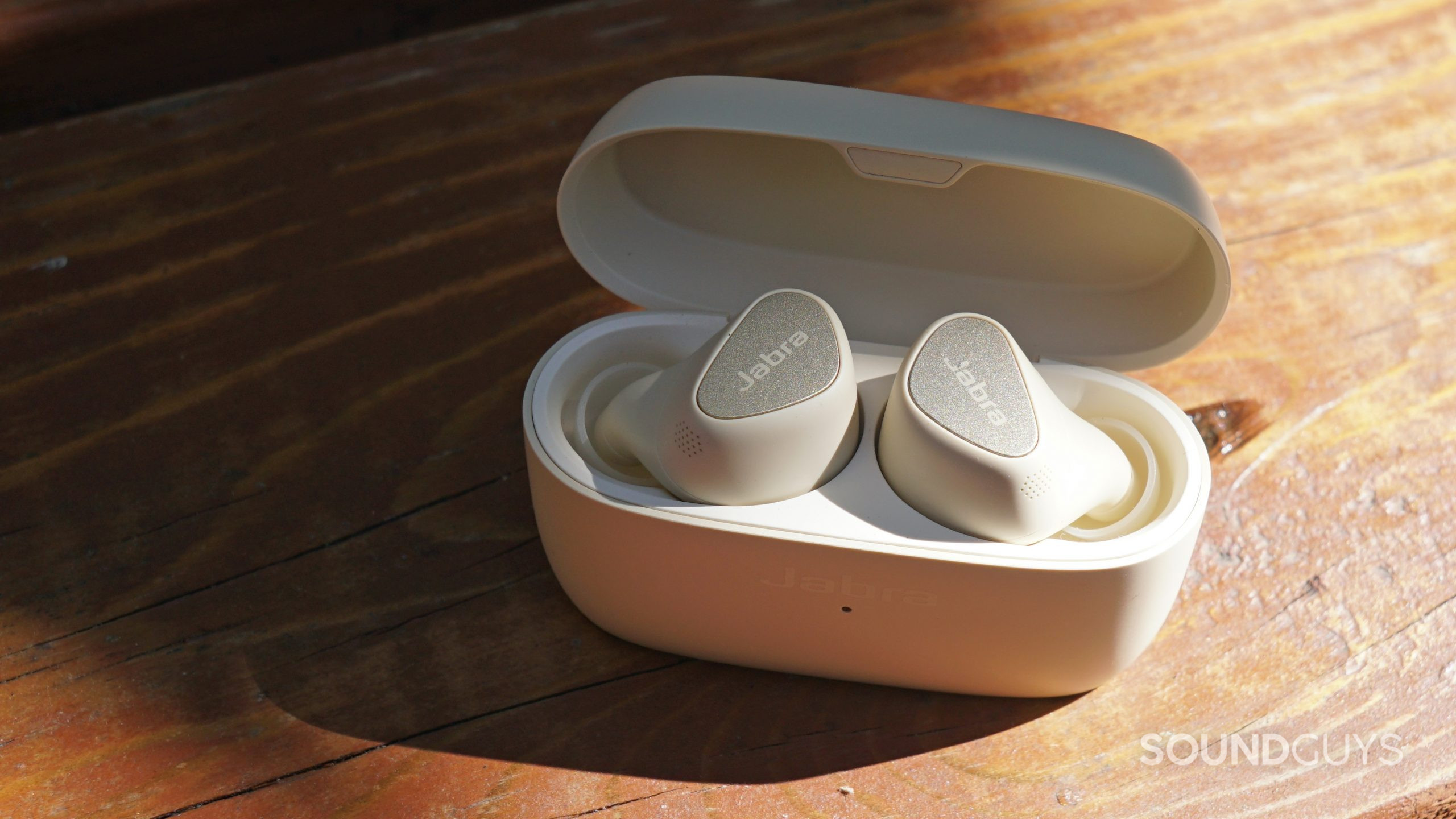 Record Jabra Elite 5 deal drops price to just $89.99 - SoundGuys