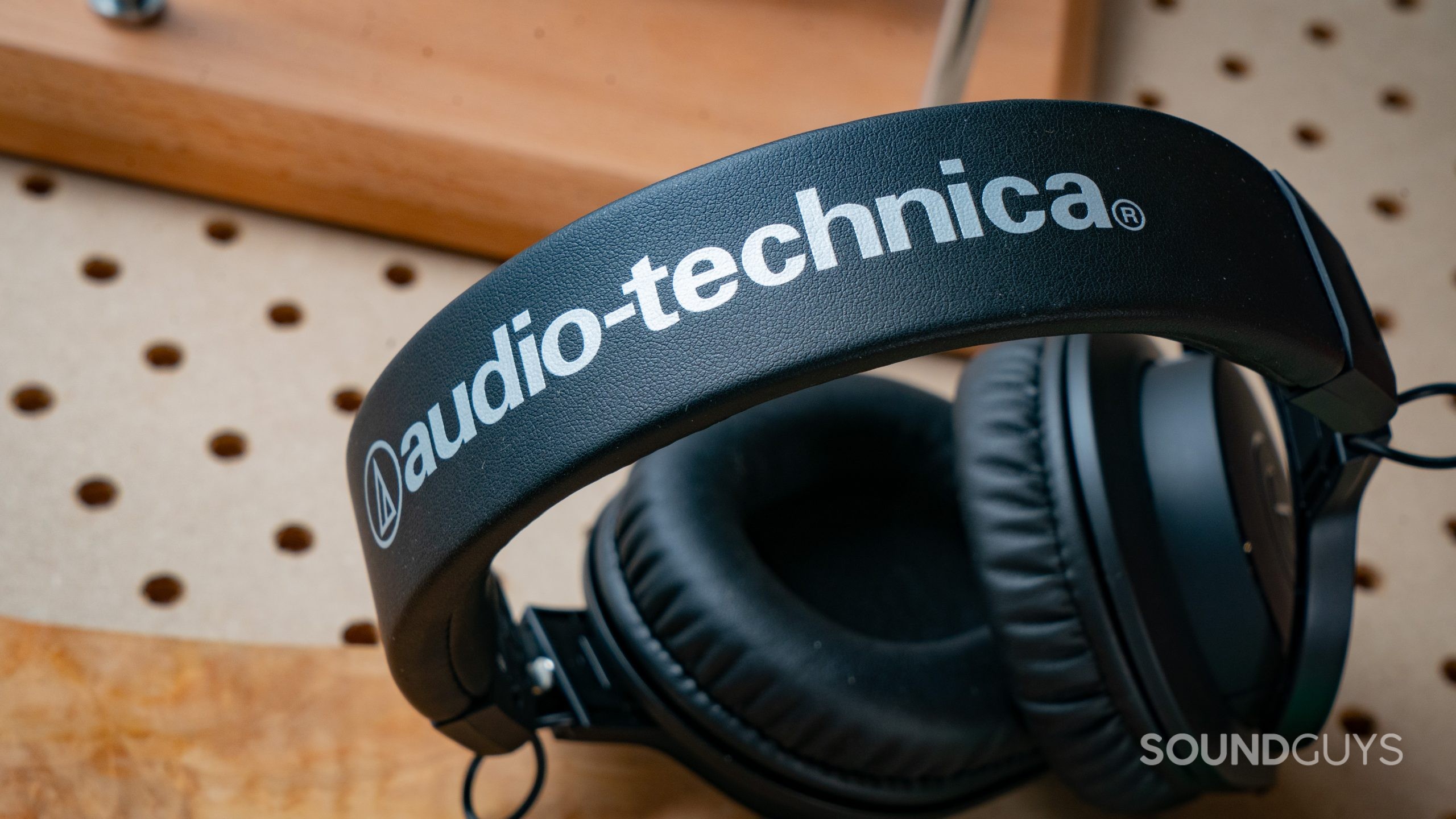 A photo of the Audio-Technica ATH-M20XBT's leatherette-printed band.