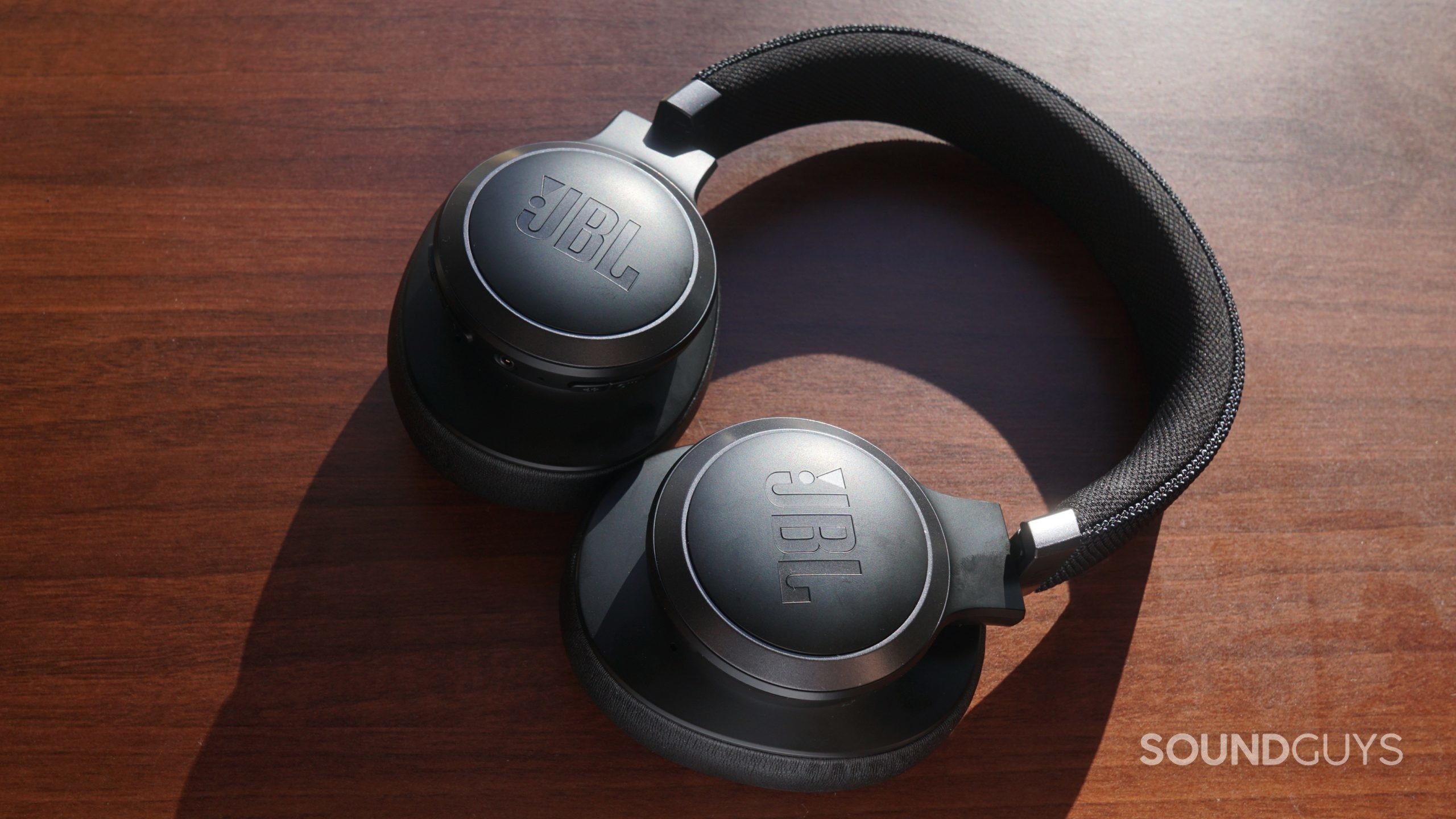 JBL Live 460NC Wireless Review 