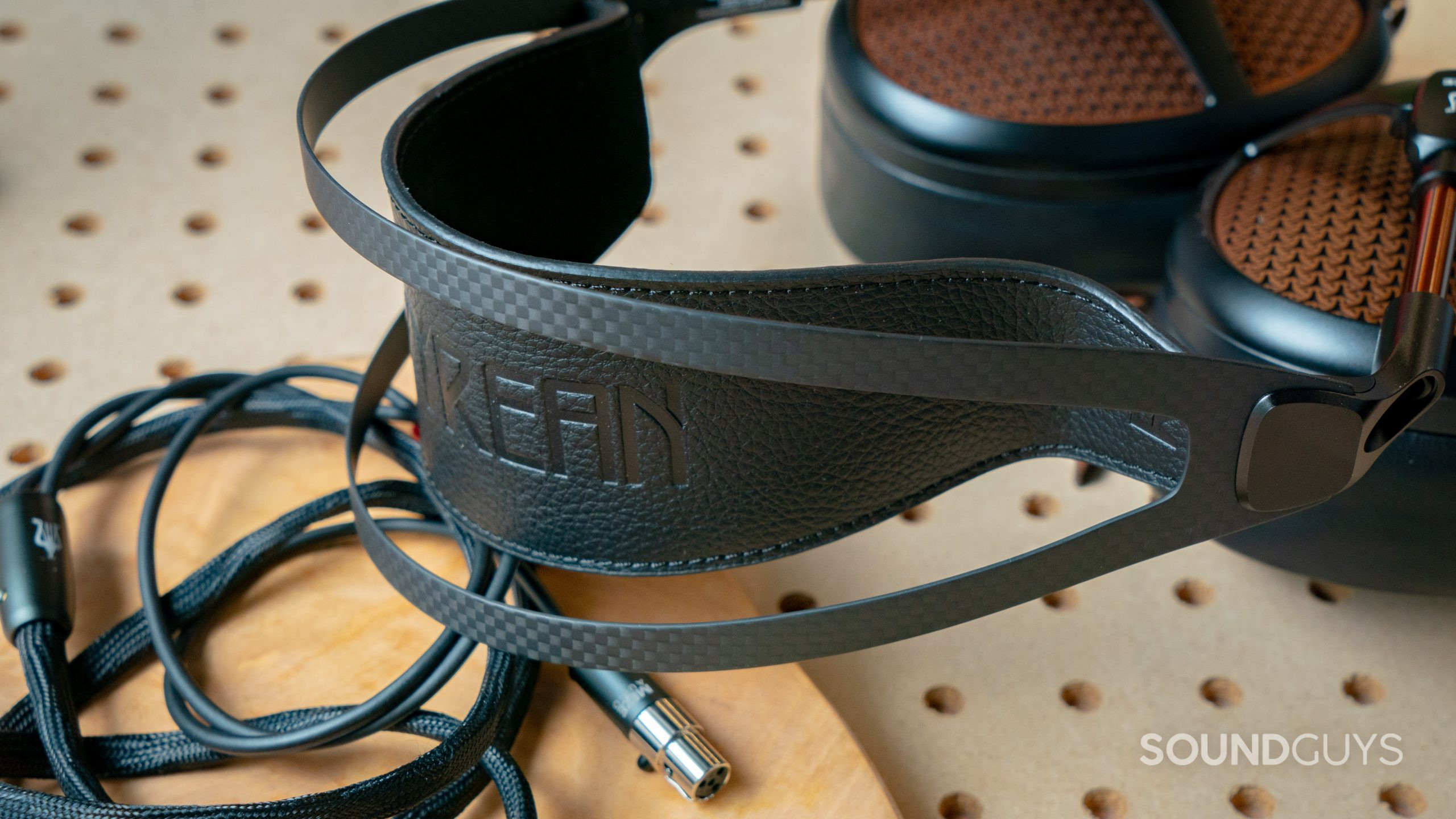 Meze Audio Empyrean headband detail