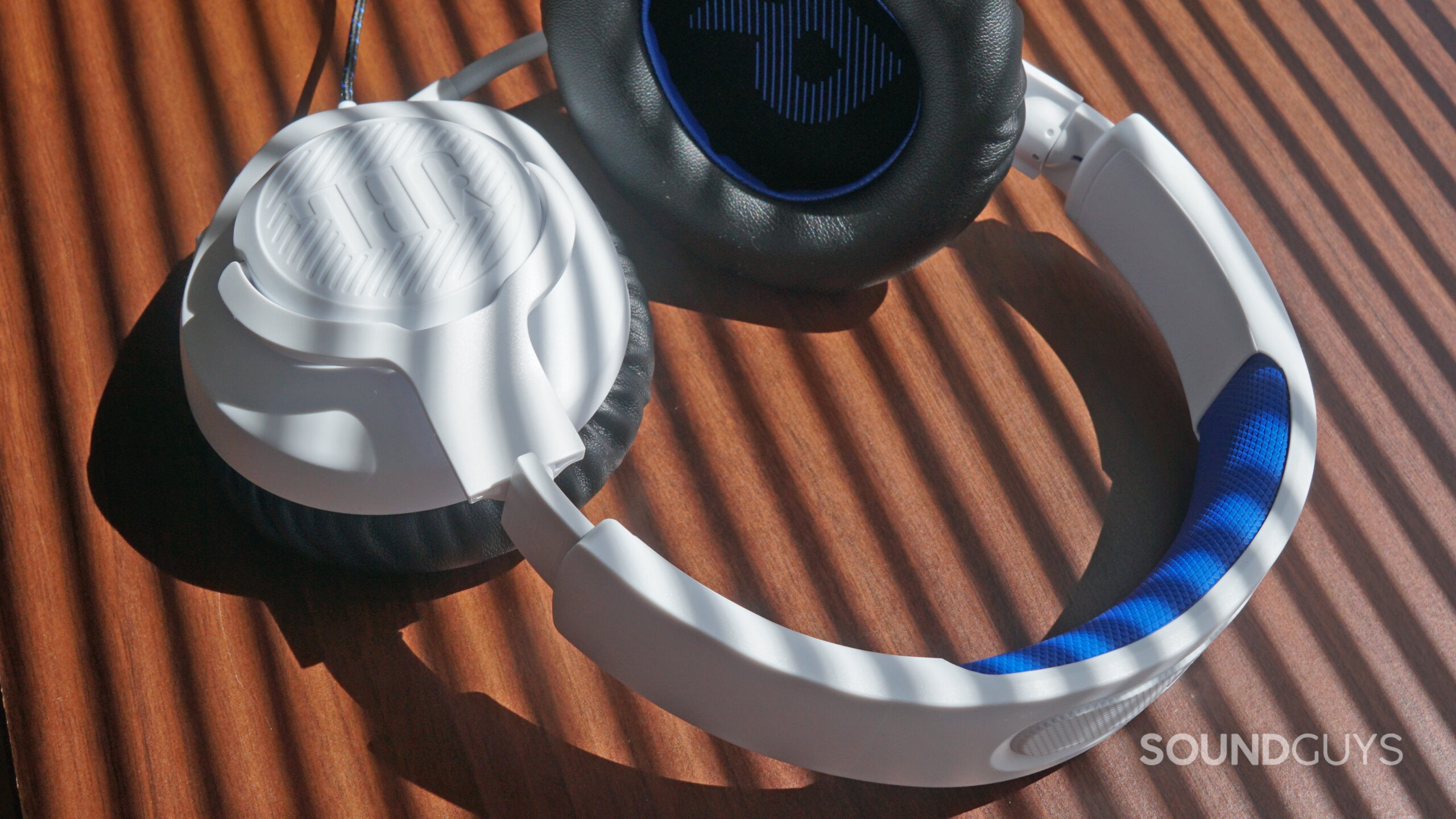 JBL Quantum 100 vs. 200 Gaming Headsets - Which Should You Buy? 