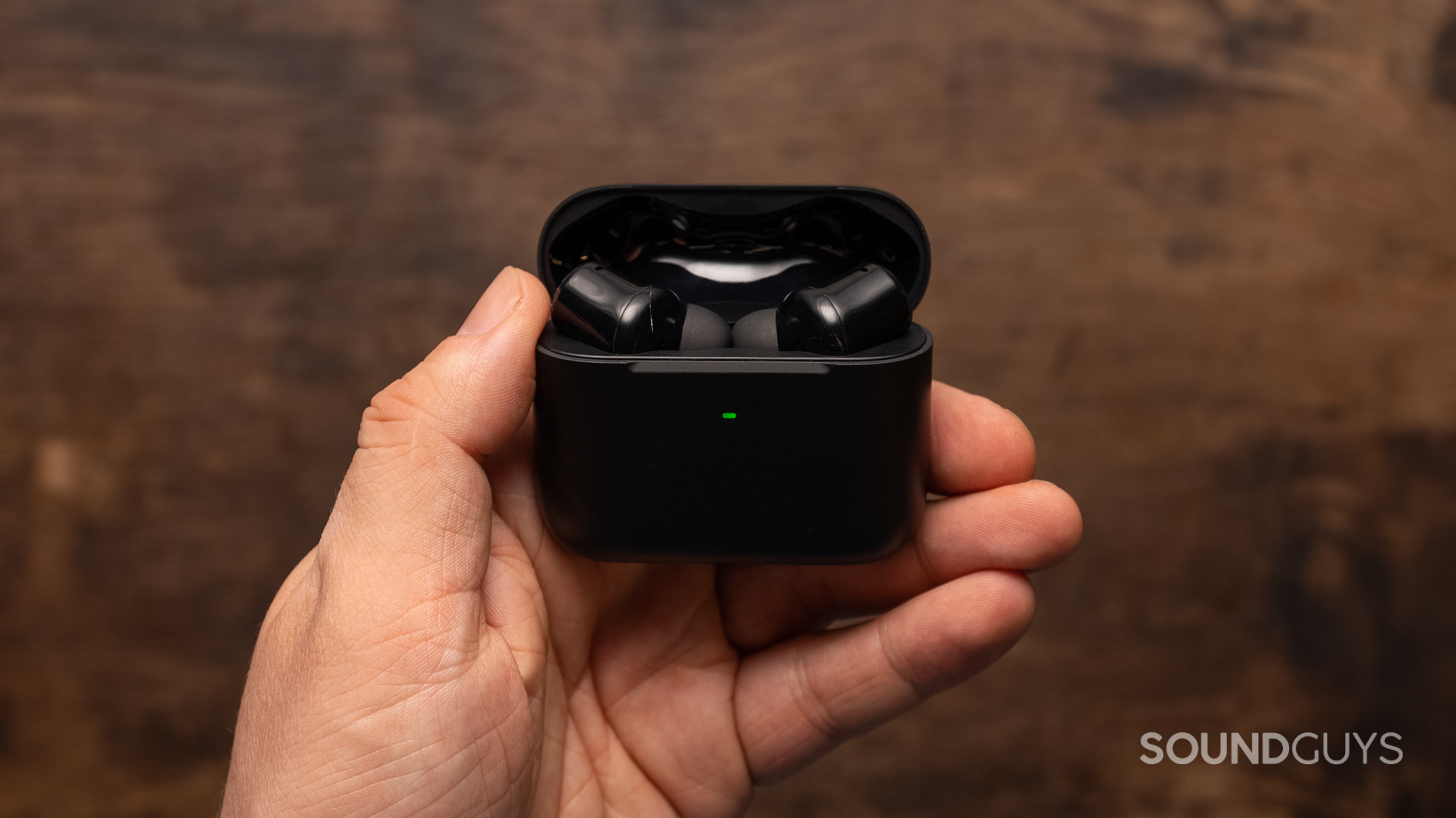 Razer Hammerhead HyperSpeed are noise-cancelling wireless earbuds