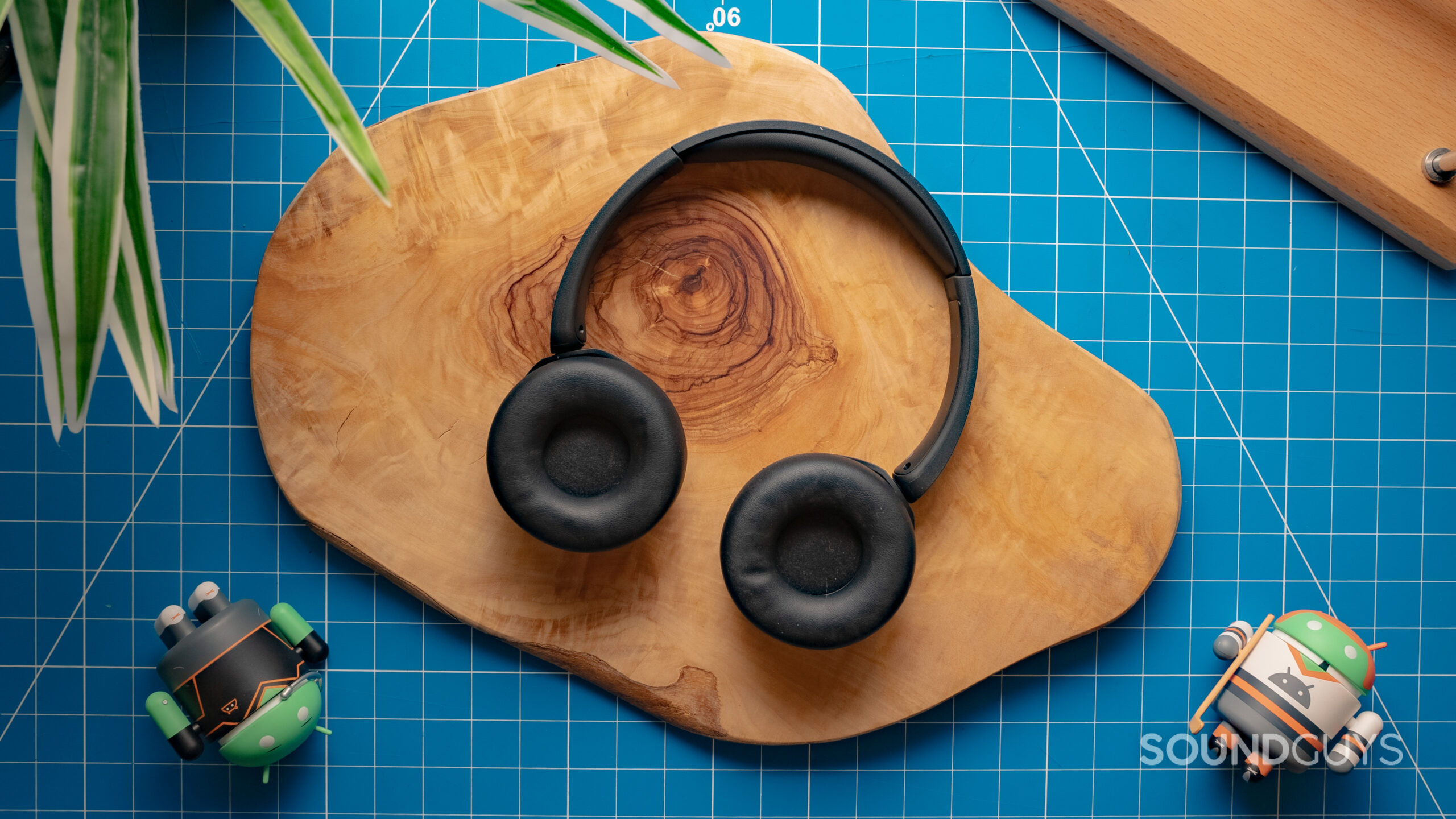 On-ear headphones articles - SoundGuys