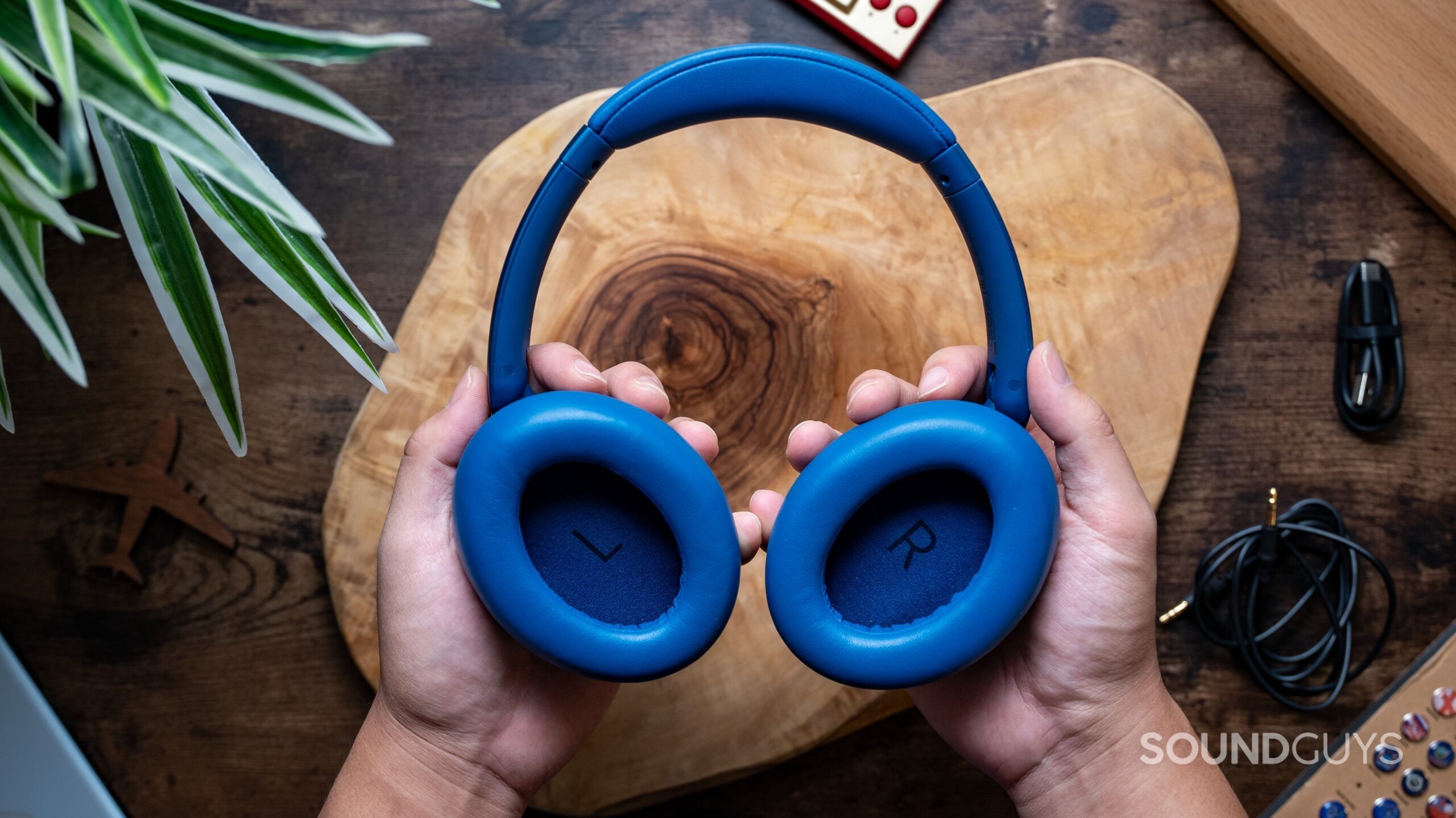 1MORE  (BLUE)HC905 SonoFLOW Over-Ear Wireless Bluetooth Headphone