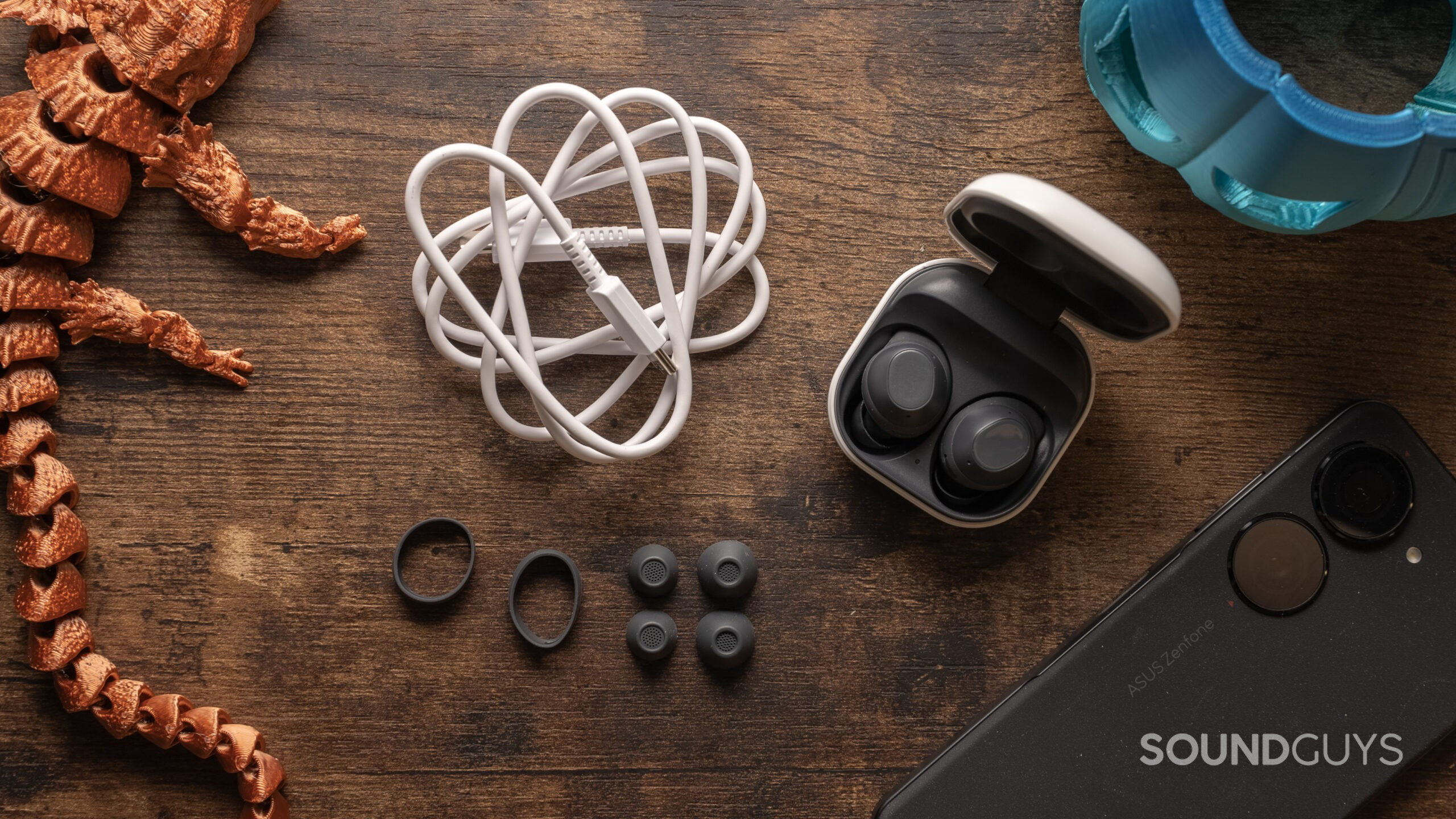 The packaging contents of the Samsung Galaxy Buds FE.