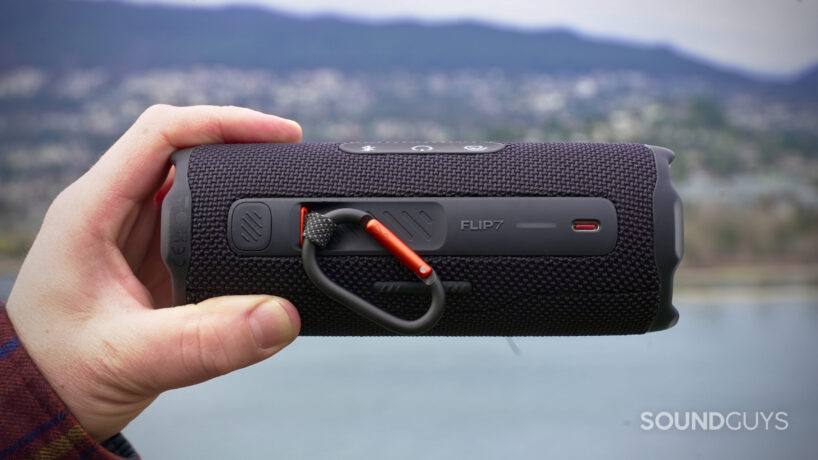 JBL Flip 7 vs Bose SoundLink Flex (2nd Gen): Should you Flip? Or Flex
