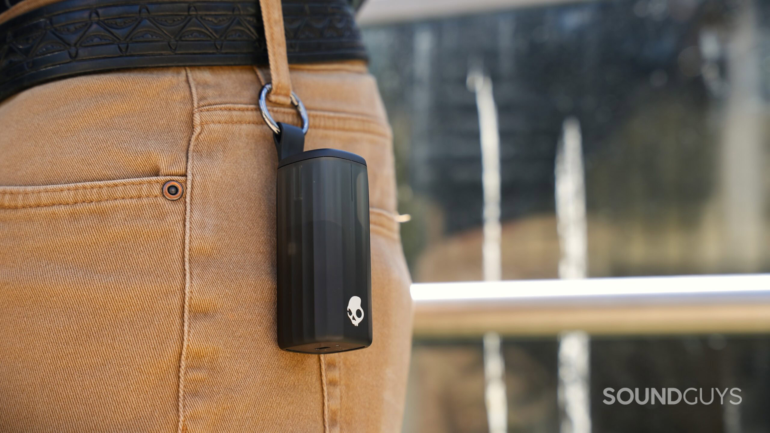 skullcandy method 360 anc on belt
