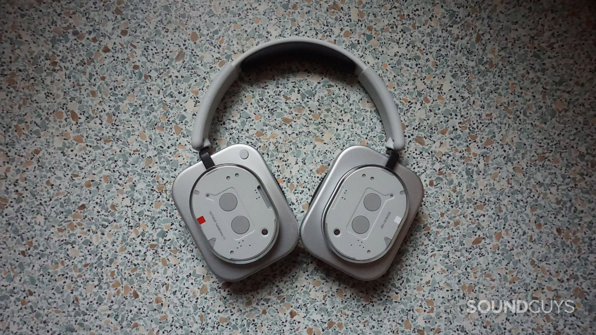 Nothing-Headphone-(1)-halo
