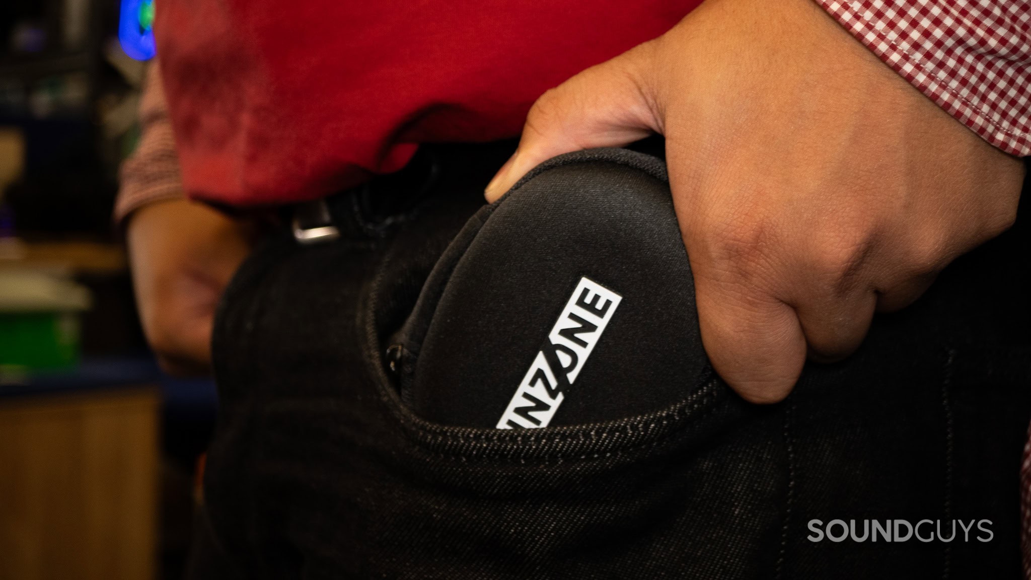 Sony E9 case being pocketed. Pocketing the case of the Sony E9
