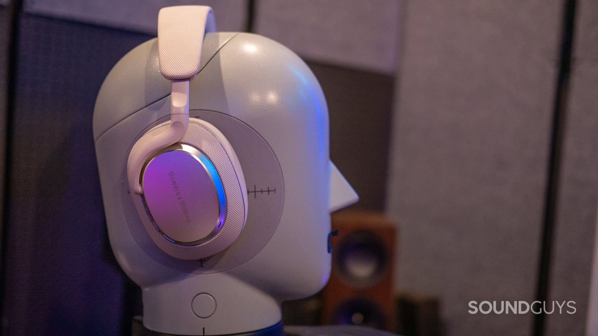 A photo of the Bowers &amp; Wilkins PX7 S3 sitting on a test head.