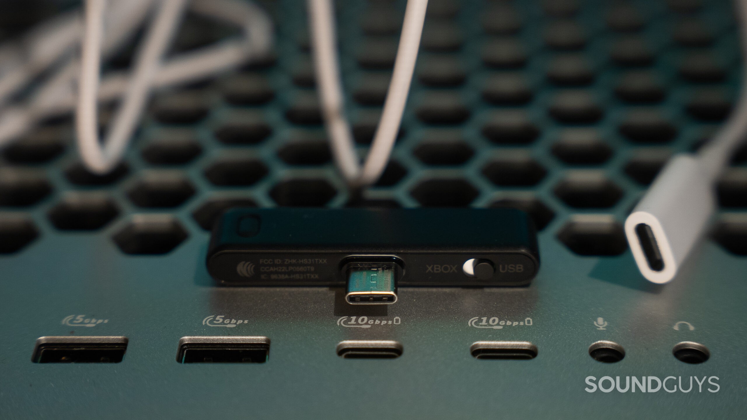 SteelSeries Arctis Nova 7 Gen 2 dongle blocker The USB-C SteelSeries Arctis Nova 7 Gen 2 Dongle shown spanning across other ports blocking them.