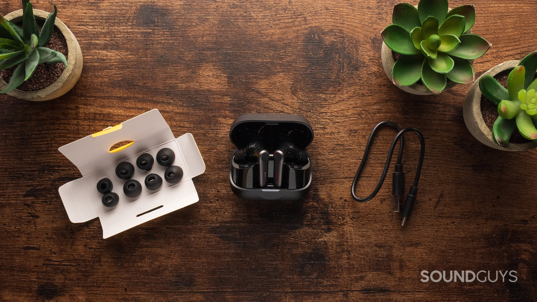 EarFun Air Pro 4+ ear tips and charging cable.