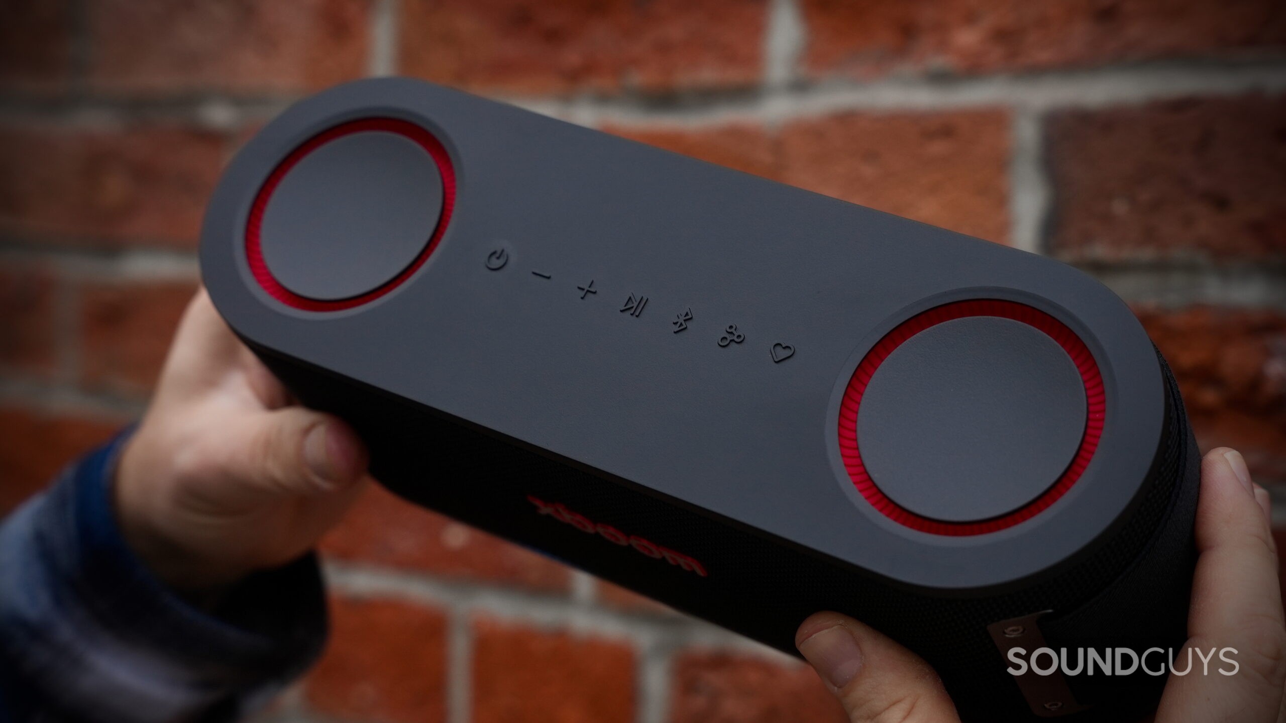 Close up photo of the LG xboom Bounce's control strip.