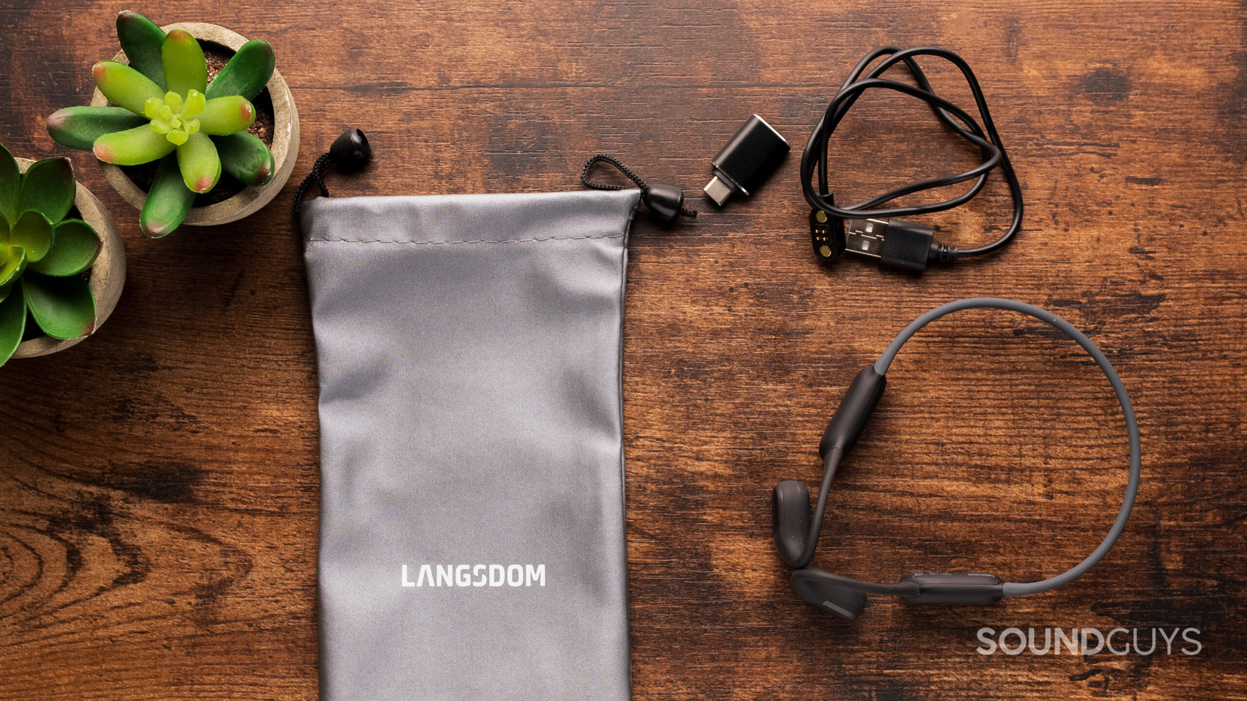 Langsdom AirWave Pro accessories.
