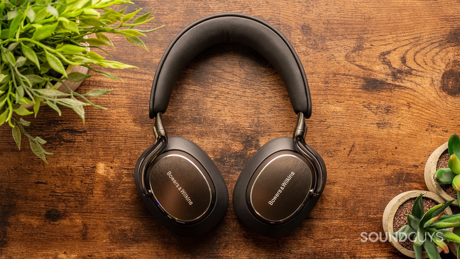 A top-down photo of the Bowers and Wilkins Px8 S2.