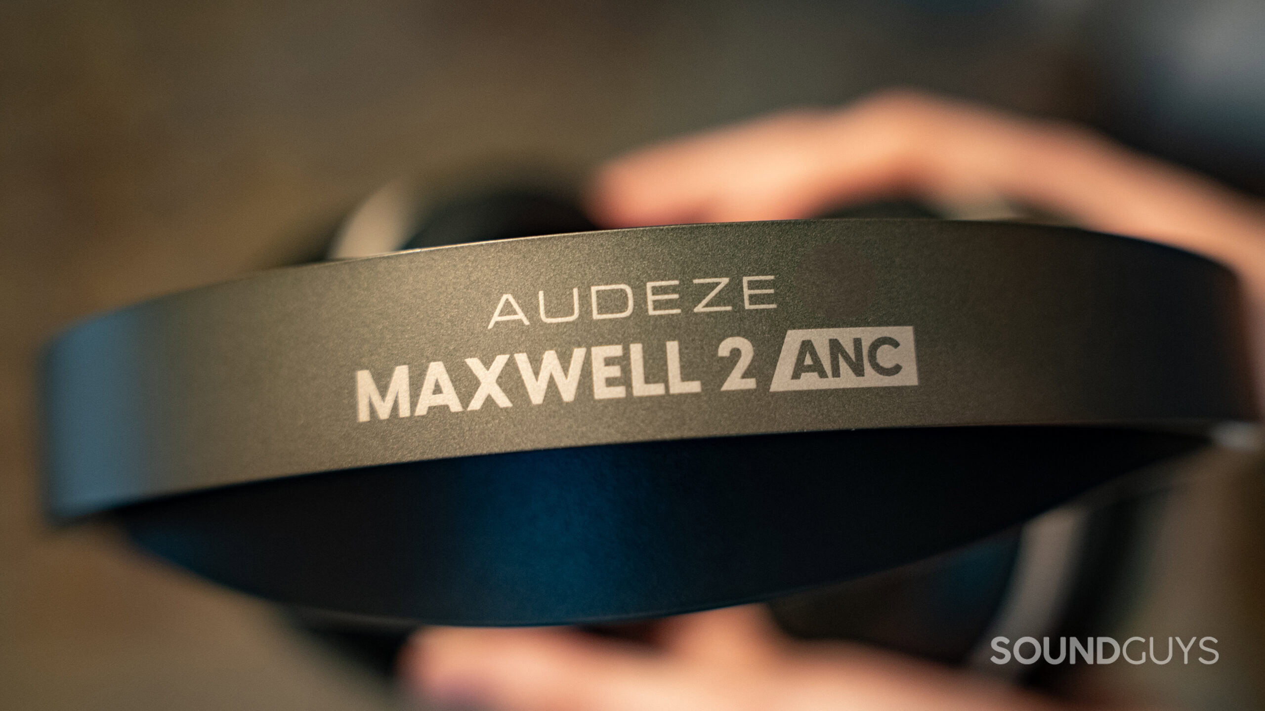 DSC04893 audeze maxwell 2 anc logo