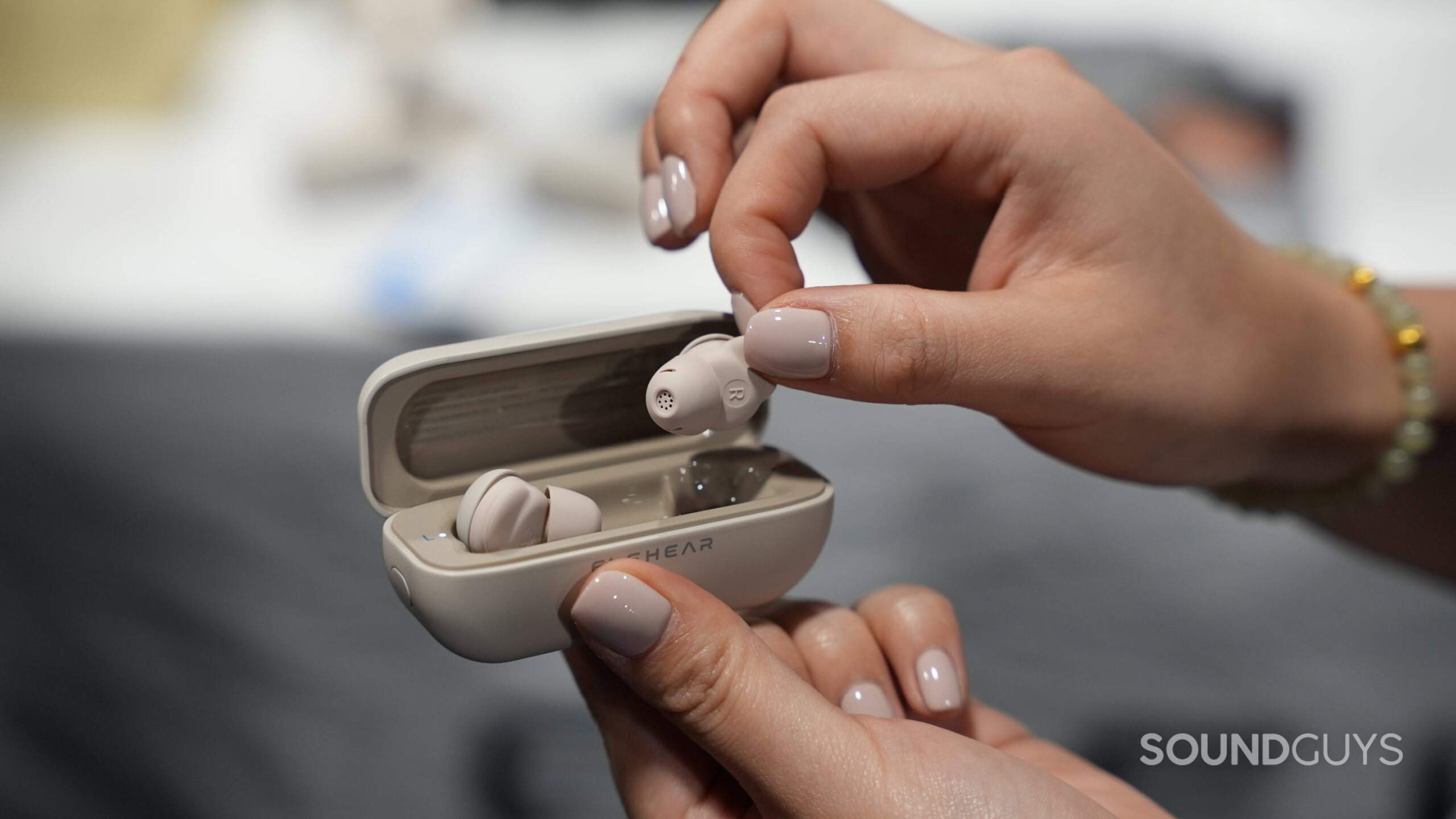 Elehear Delight Hearing Aid Elehear Delight Hearing Aid in case.