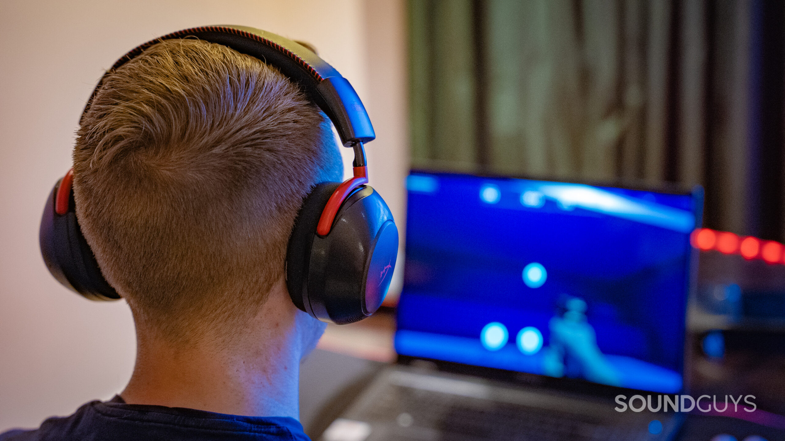 a man wearing the Neurable HyperX headset CES