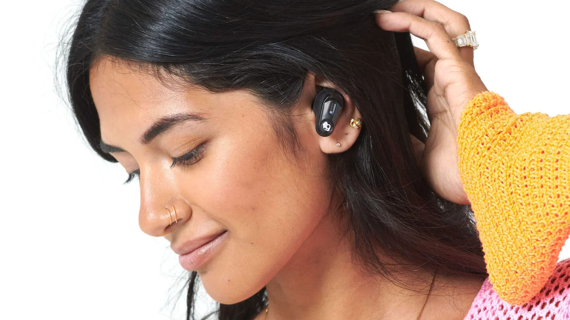 A photograph of the Skullcandy Method 540 ANC being worn.