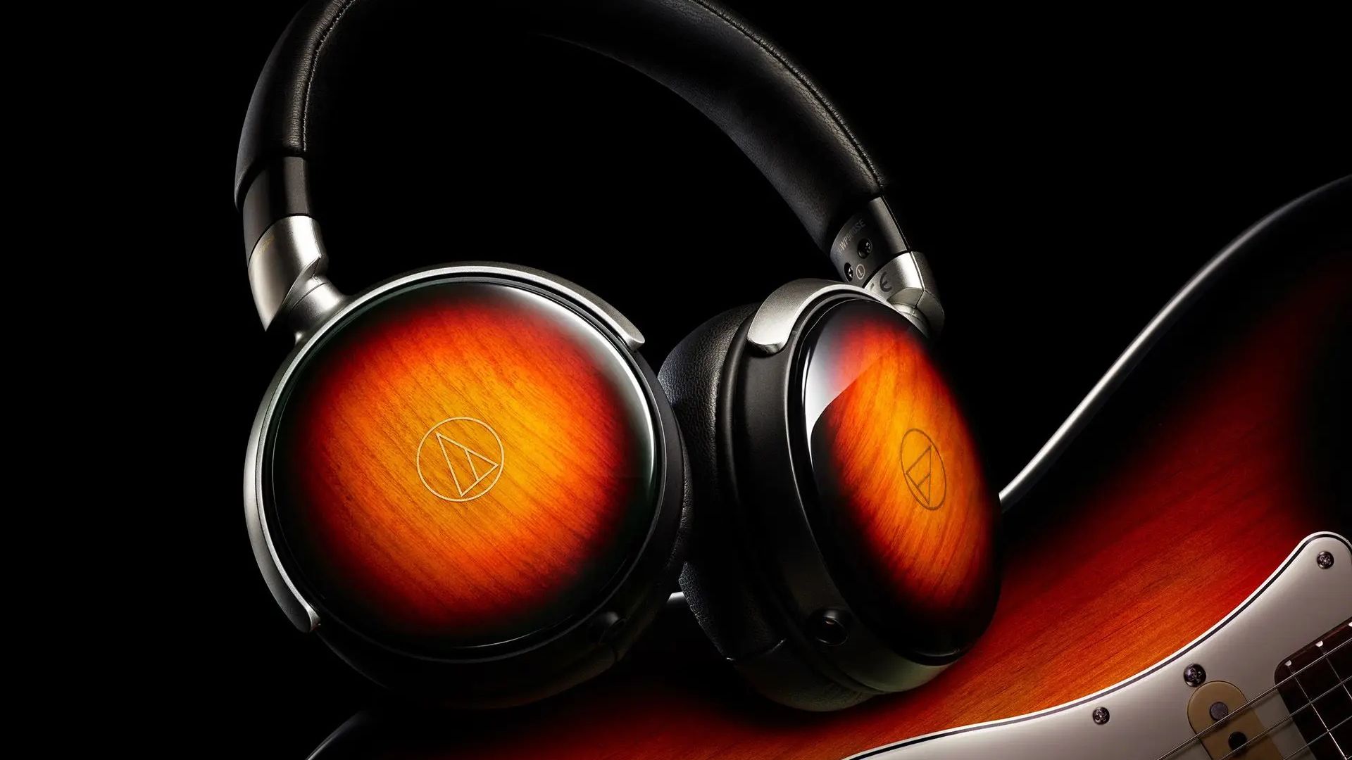 Audio-Technica-ATH-WP900SE-ear-cups A photograph of the Audio-Technica ATH-WP900SE.