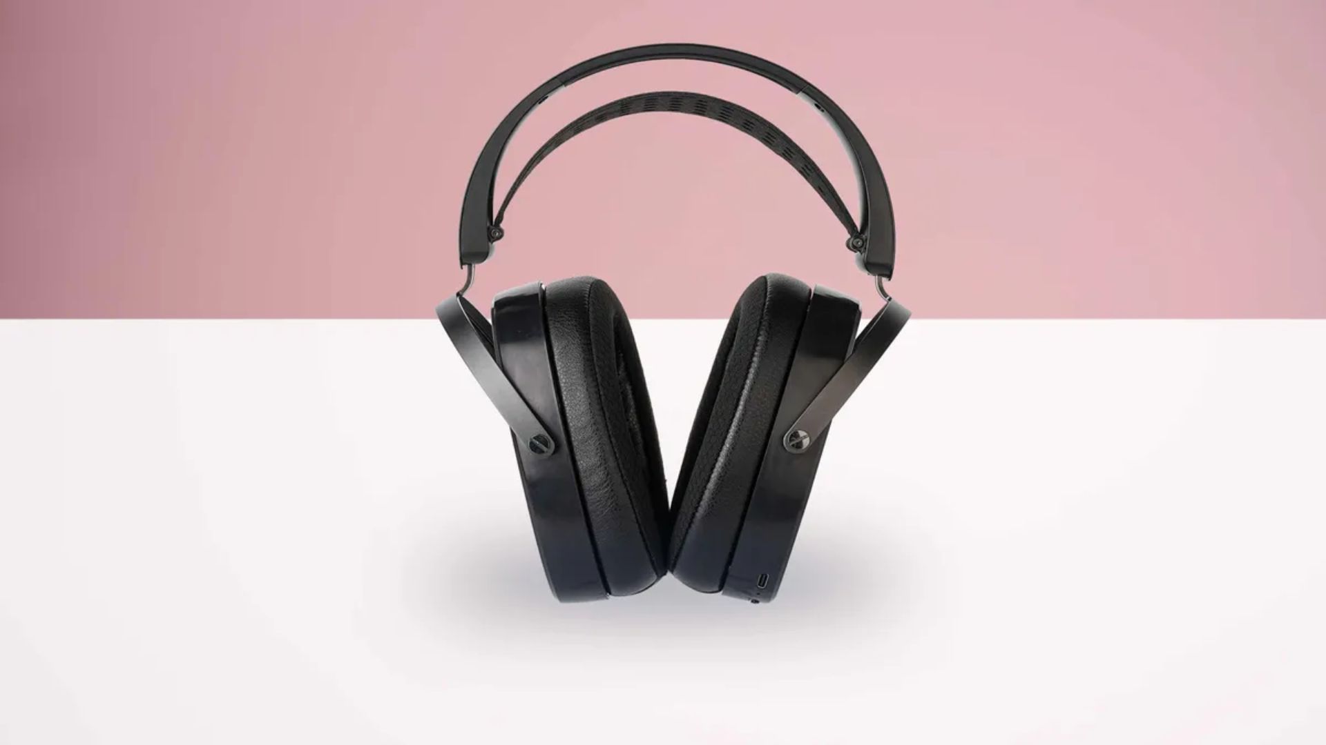HiFiMan-Arya-WiFi-headphones A photograph of the HiFiMan Arya WiFi headphones.