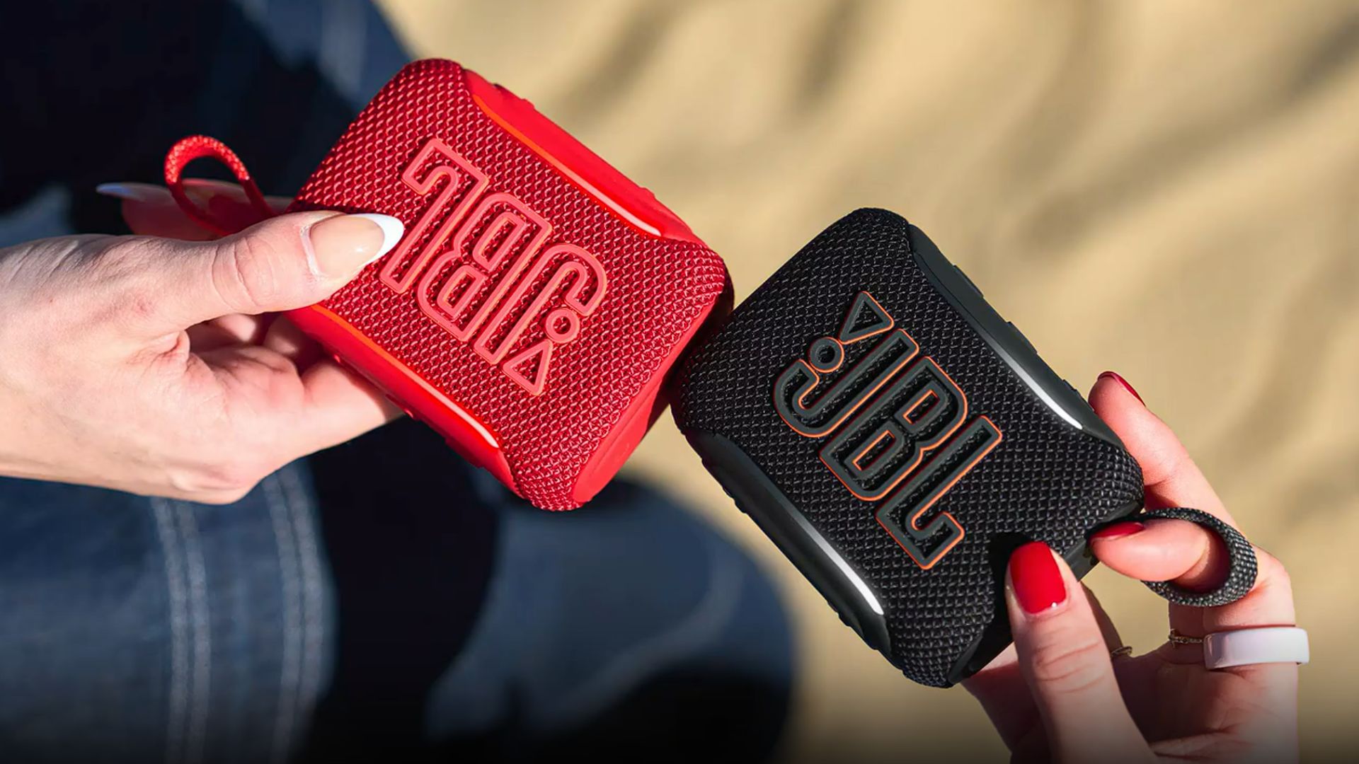 JBL-Go-5-Auracast-support A photograph of the JBL Go 5 pairing via Auracast.