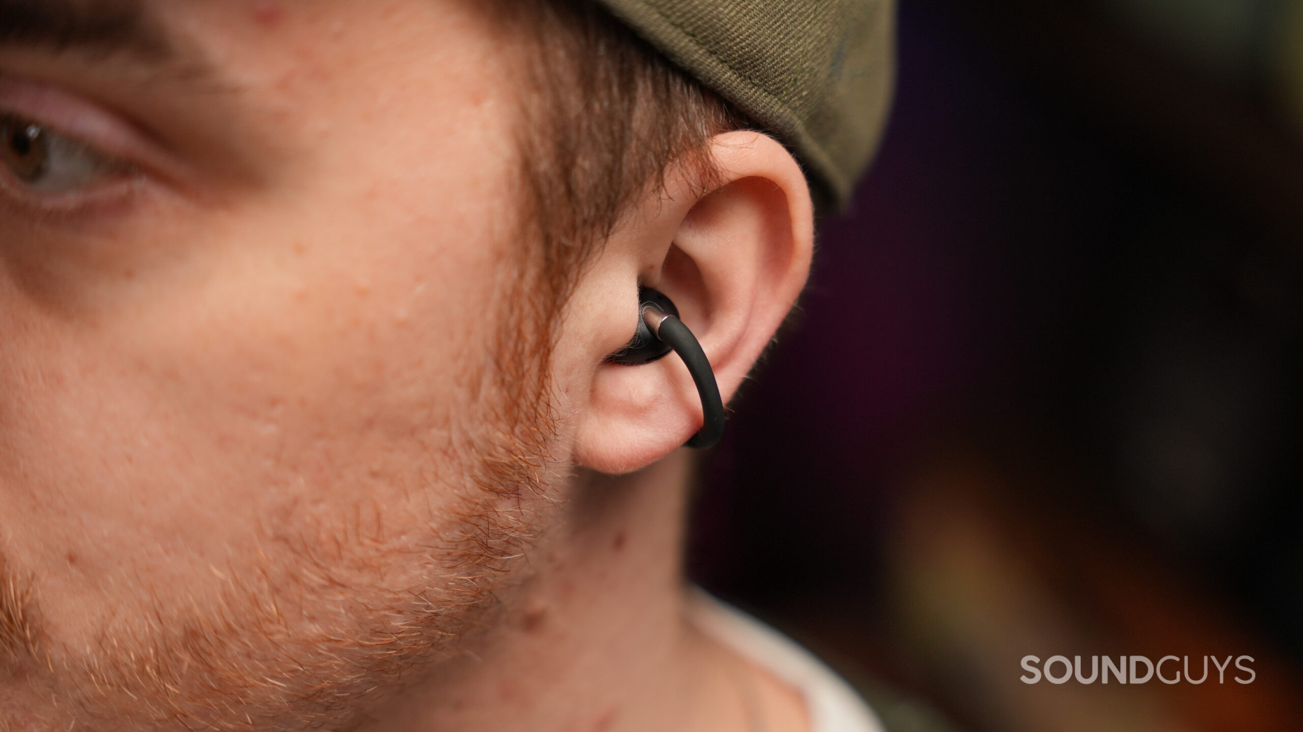 EarFun Clip 2 is an in-ear earbud attachment, featuring a flexible loop hook design and an in-ear fit.