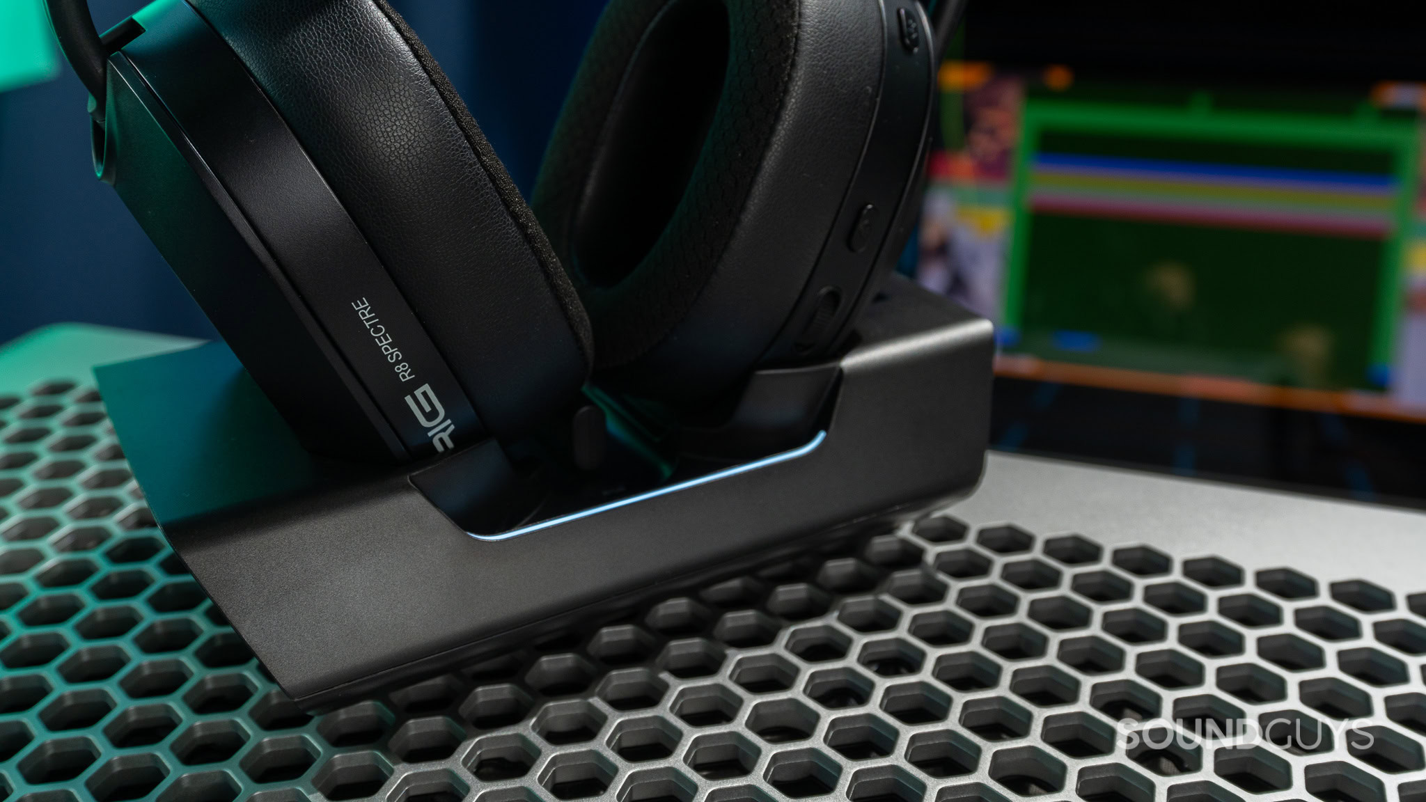 RIG R8 Pro HX Base Station RIG R8 Pro HX docked into charging base station.