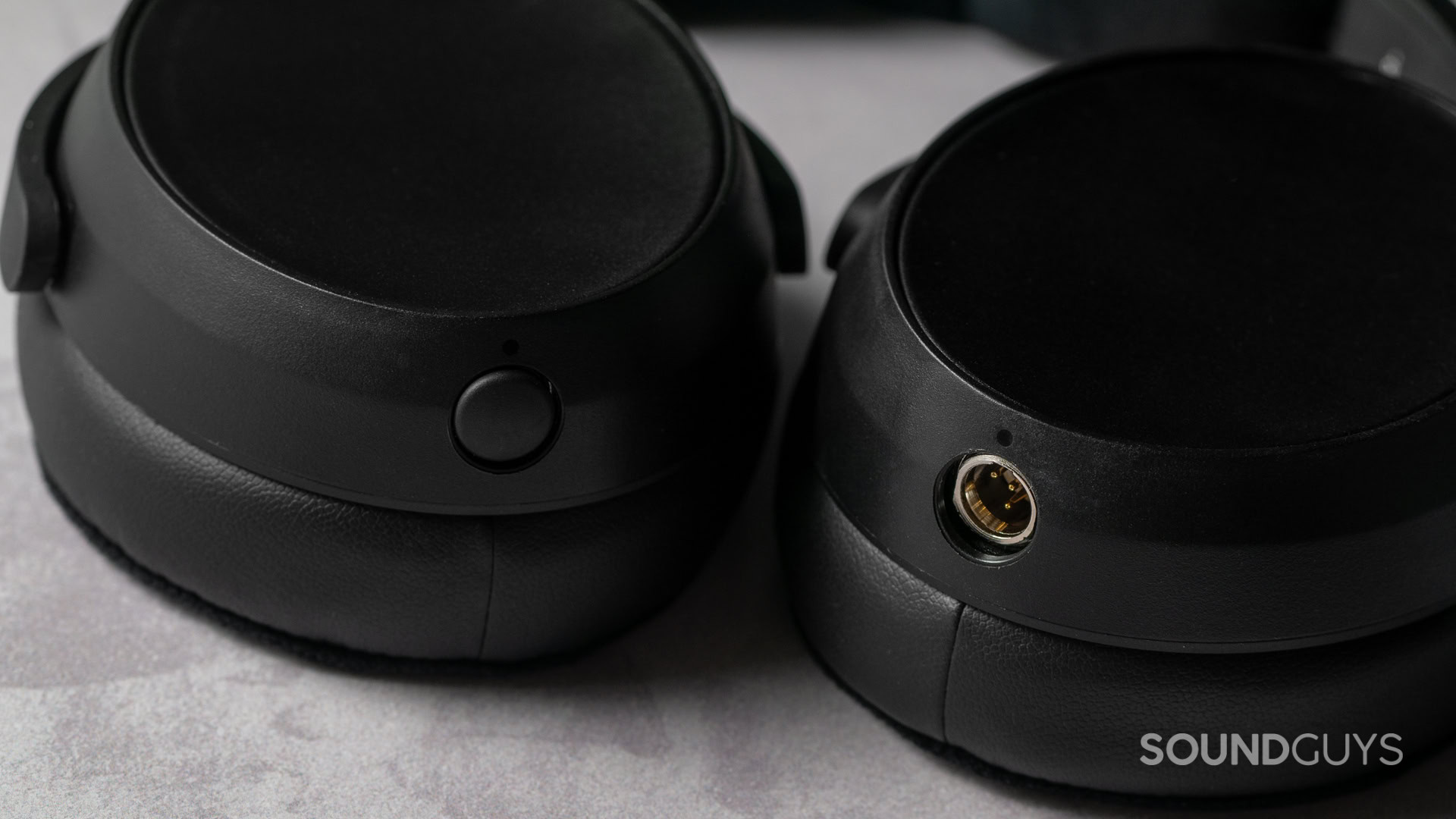 A photo of the miniXLR ports on the bottom of the Sennheiser HD 480 Pro chassis.