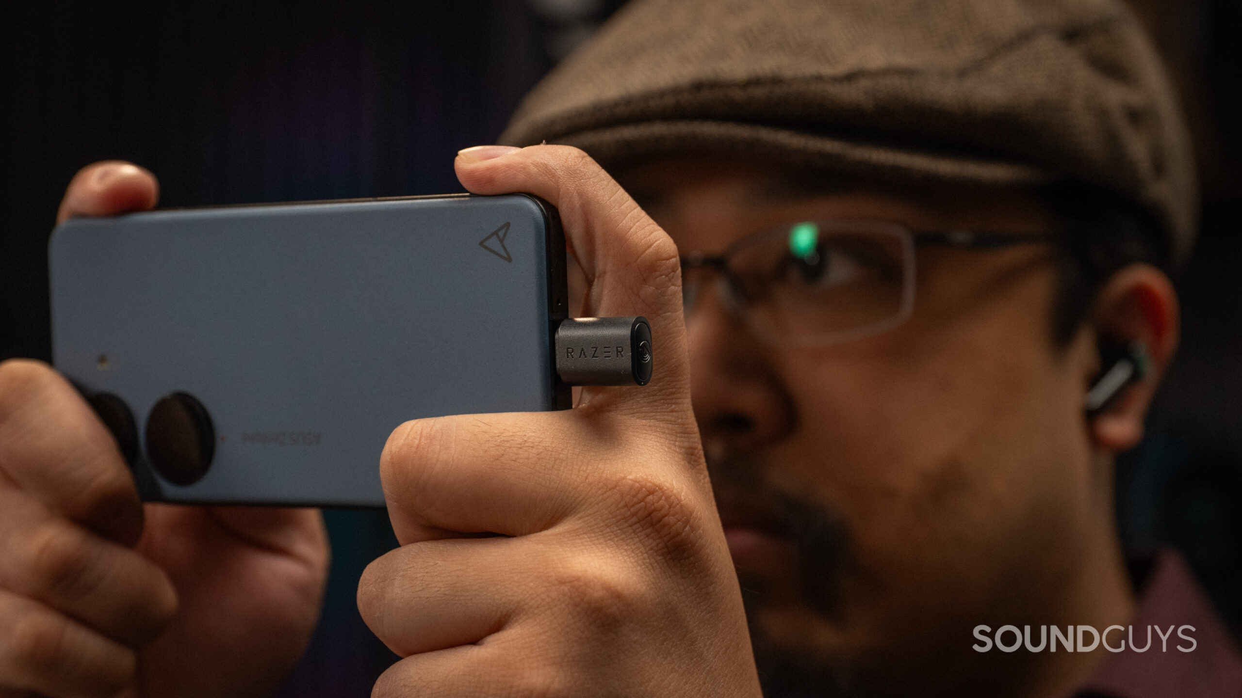 Hammerhead V3 Hyperspeed dongle jutting out a phone while being used.