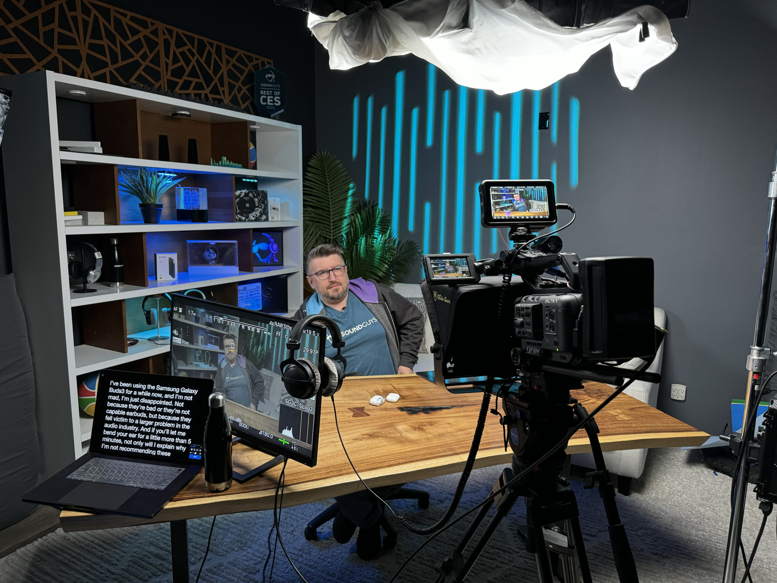 Chris hosting video in SoundGuys studio (1)