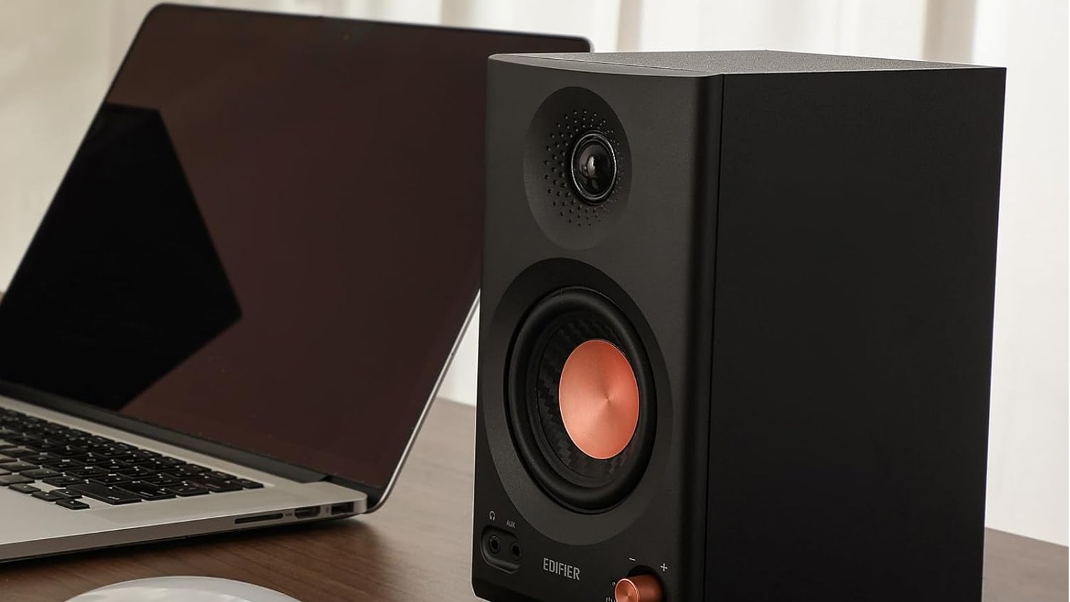 Edifier MR3 Powered Studio Monitor Speakers Press Image