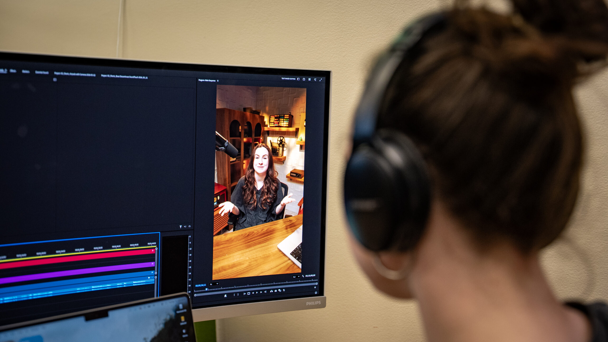 Lauren editing social media video (1)