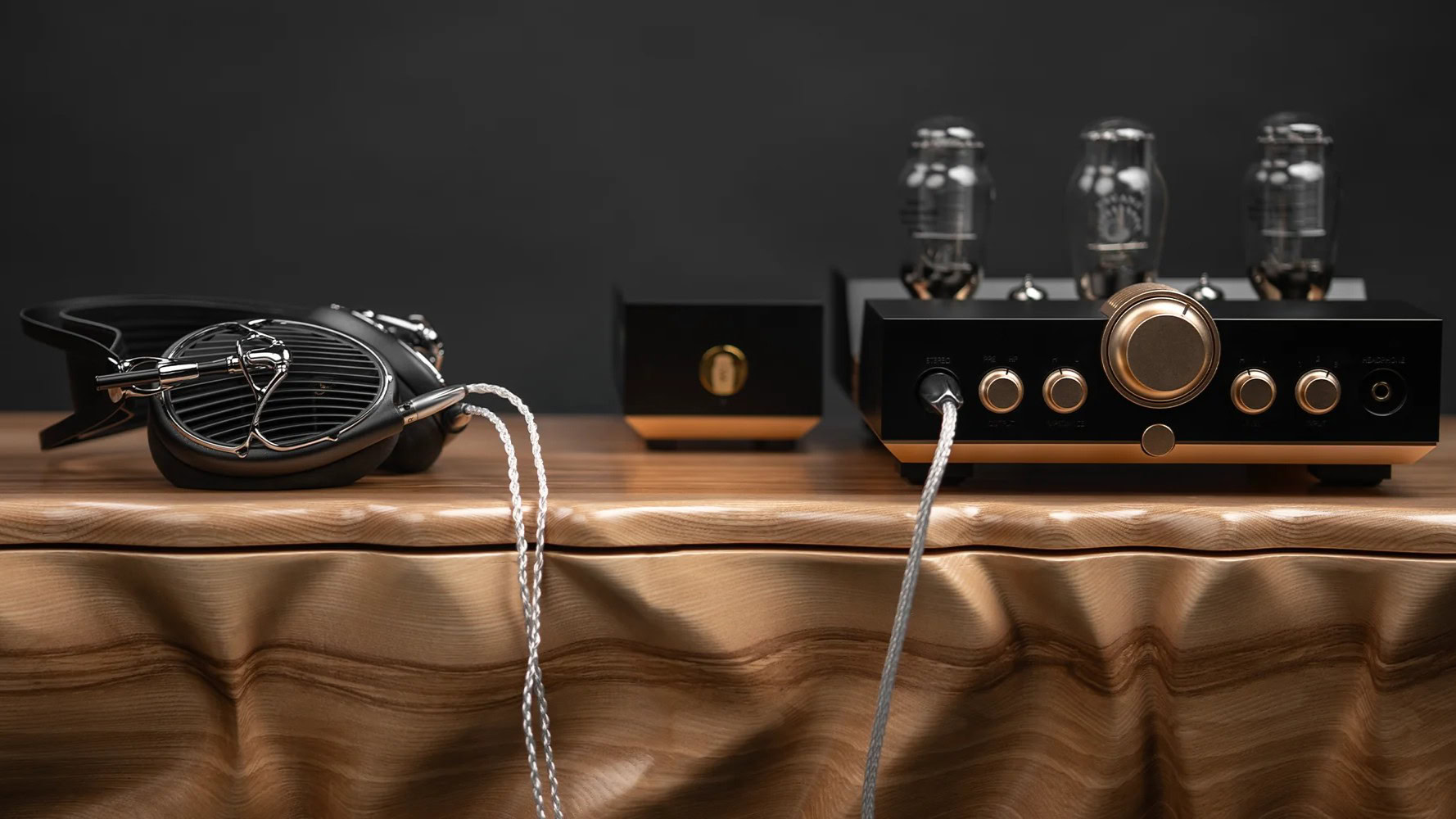 meze audio ultra cable connecting headphones to am amp