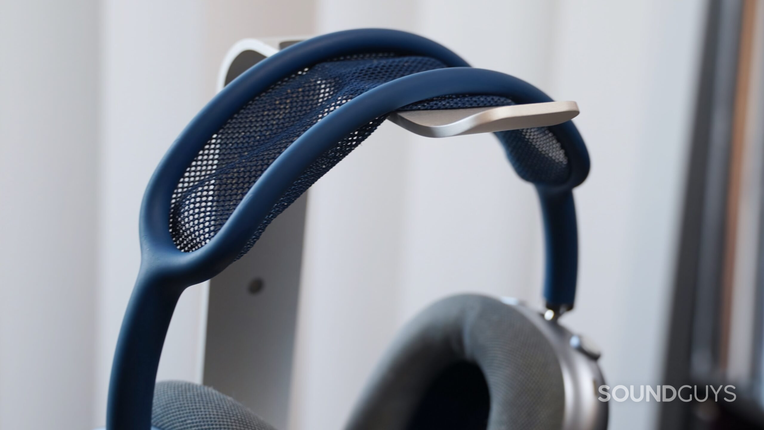 AirPods-Max-Headband-Fix-9 The sagging headband on an AirPods Max.