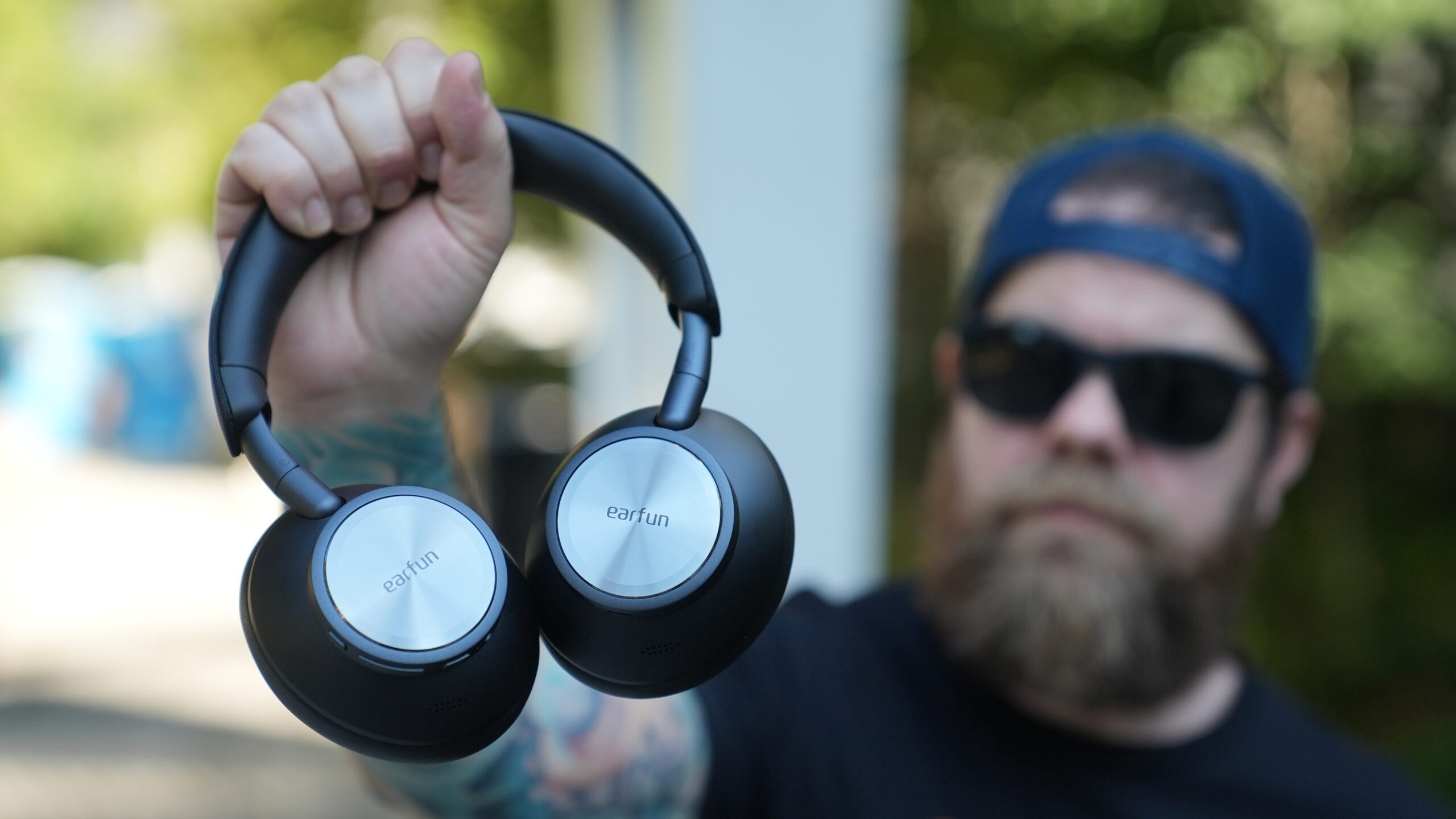 EarFun-Wave-Pro-X-ear-cups.