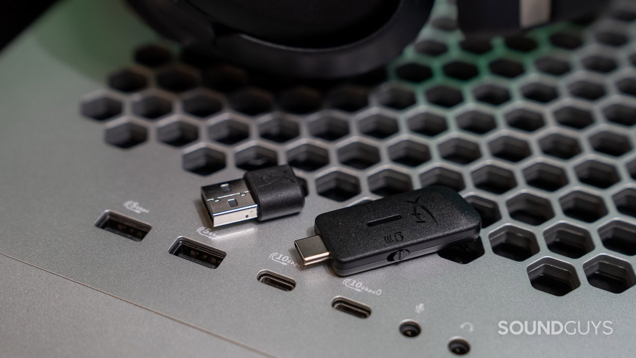 HyperX CloudX Flight 2 wireless dongle Large The wireless dongle comes with an adapter for the USB-A connector to USB-C.