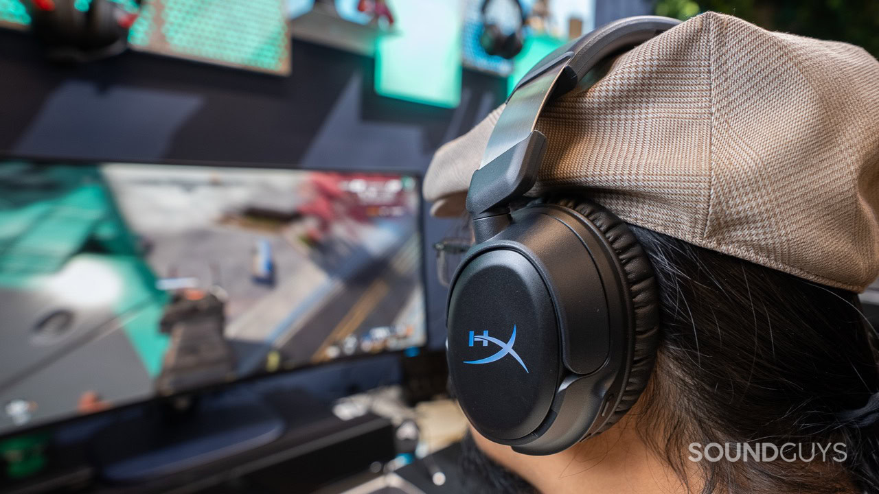 HyperX CloudX Flight 2 worn playing games Large HyperX CloudX Flight 2 worn playing games.
