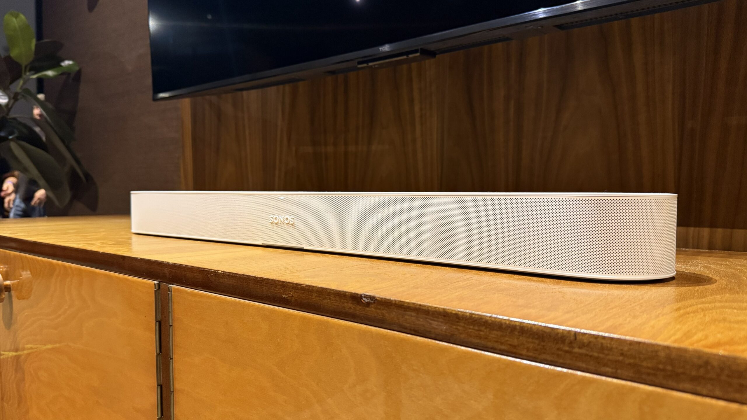 IMG_1763 Sonos Beam Ultra soundbar white on wood table