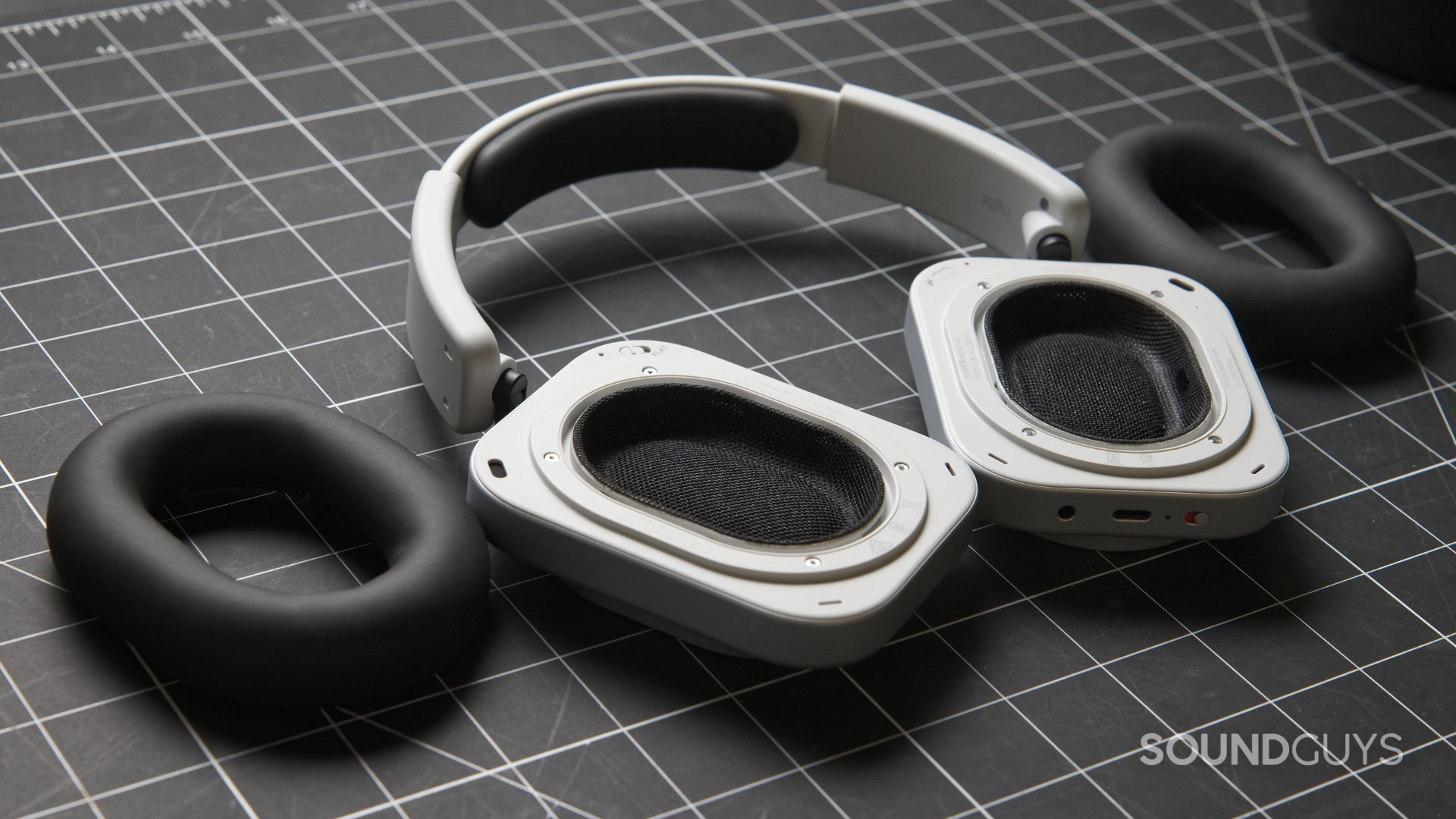 A photo of the Nothing Headphone (1) Pro with its ear pads removed.