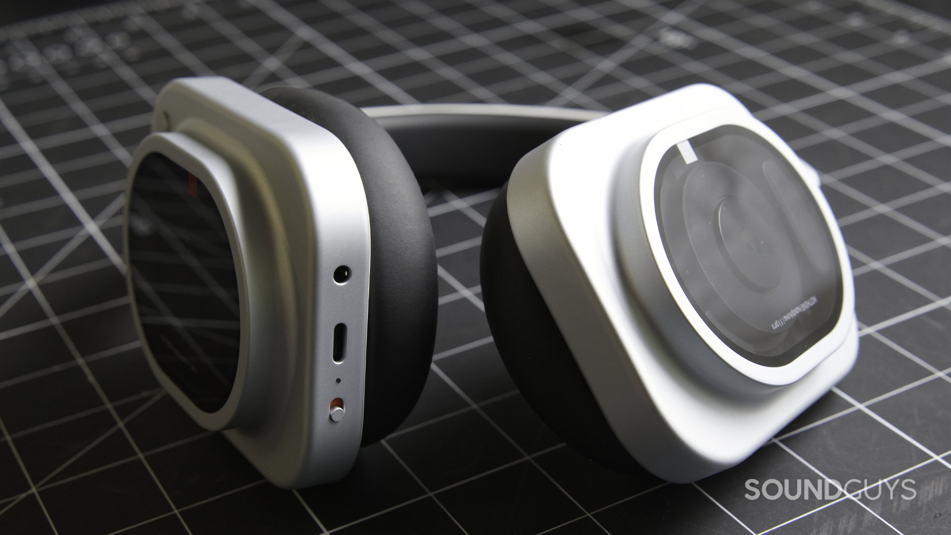 A photo of the Nothing Headphone (1) Pro's ports.