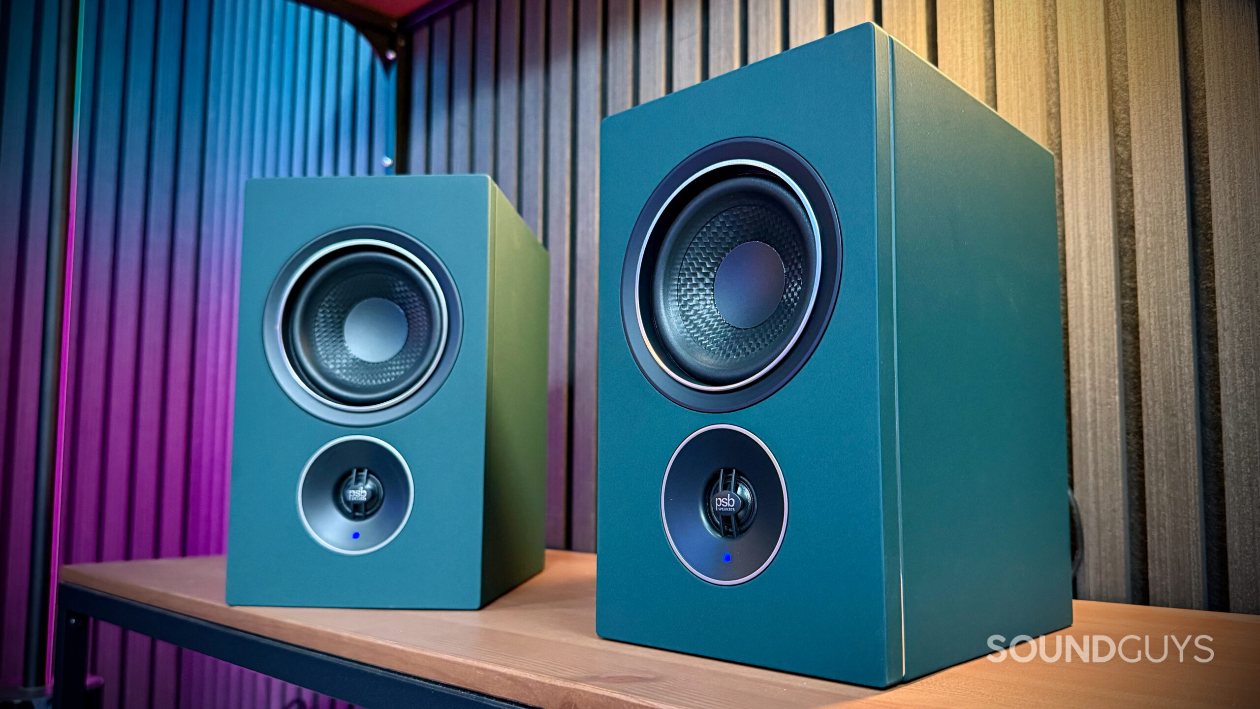 psb iQ2 speakers - 1 Pair of Boreal Green PSB iQ2 powered speakers with their woofers and tweeters exposed