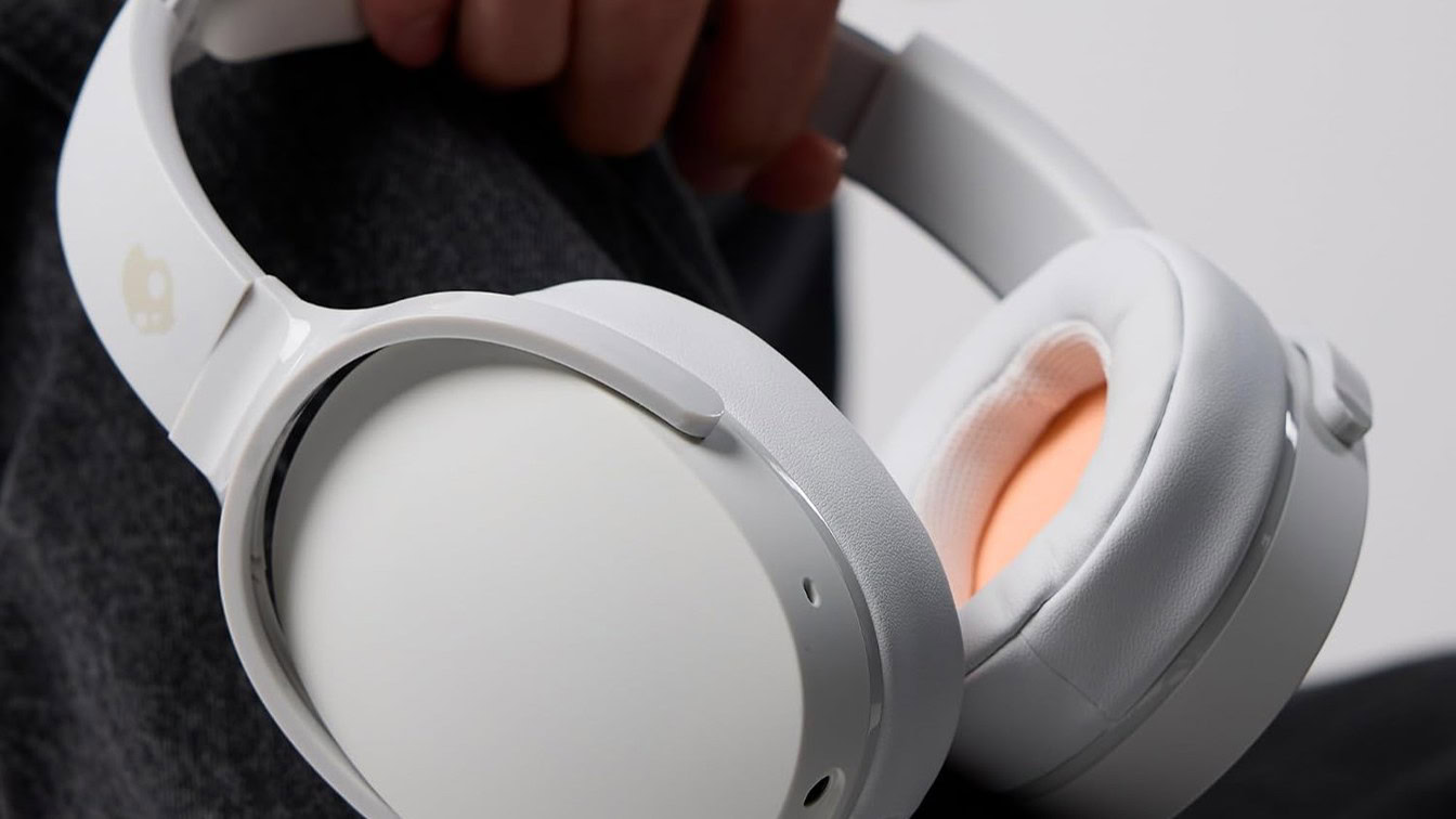 Skullcandy Hesh Evo Wireless Over-Ear Bluetooth Headphones Press Image